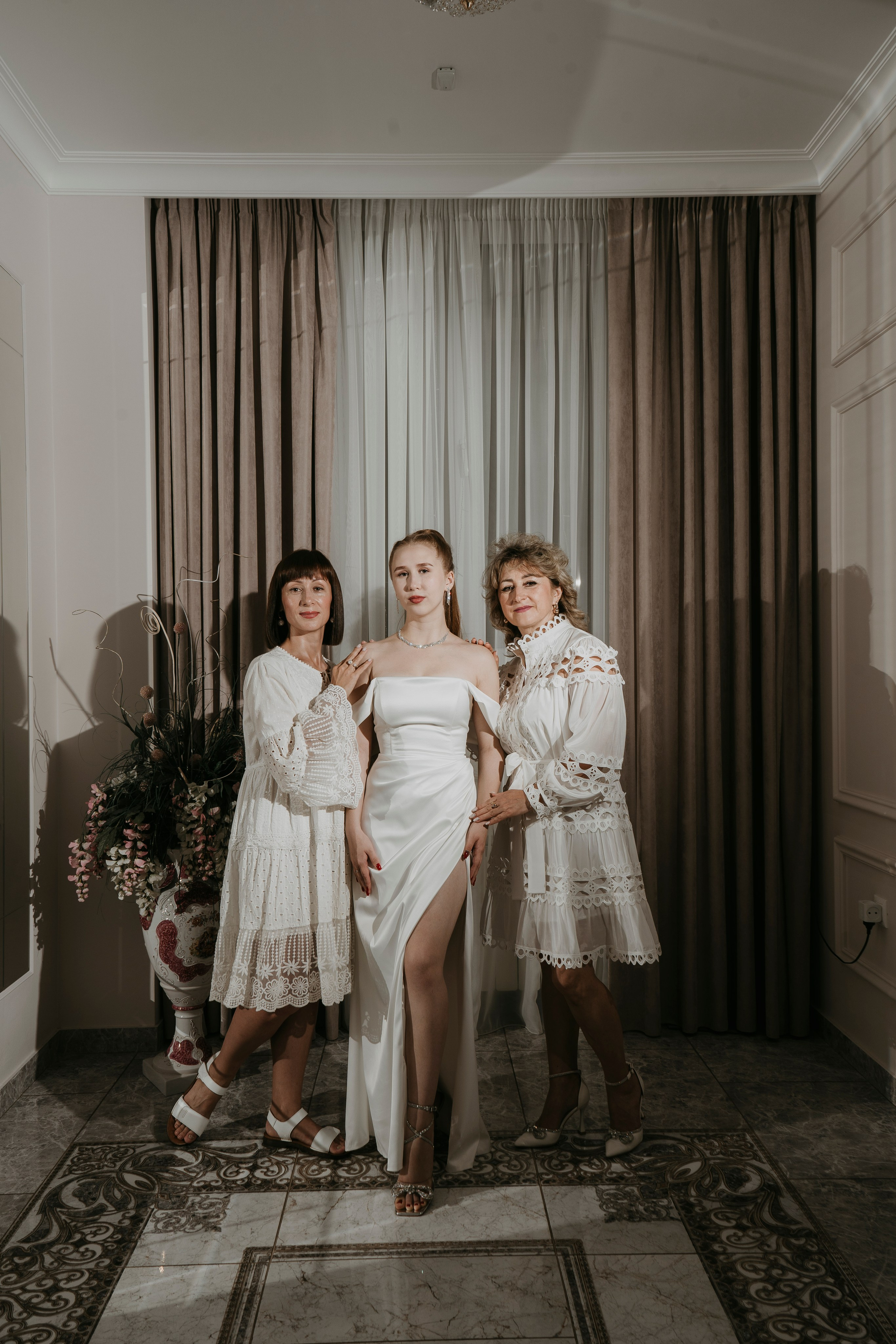 Общая фотография в ЗАГСе