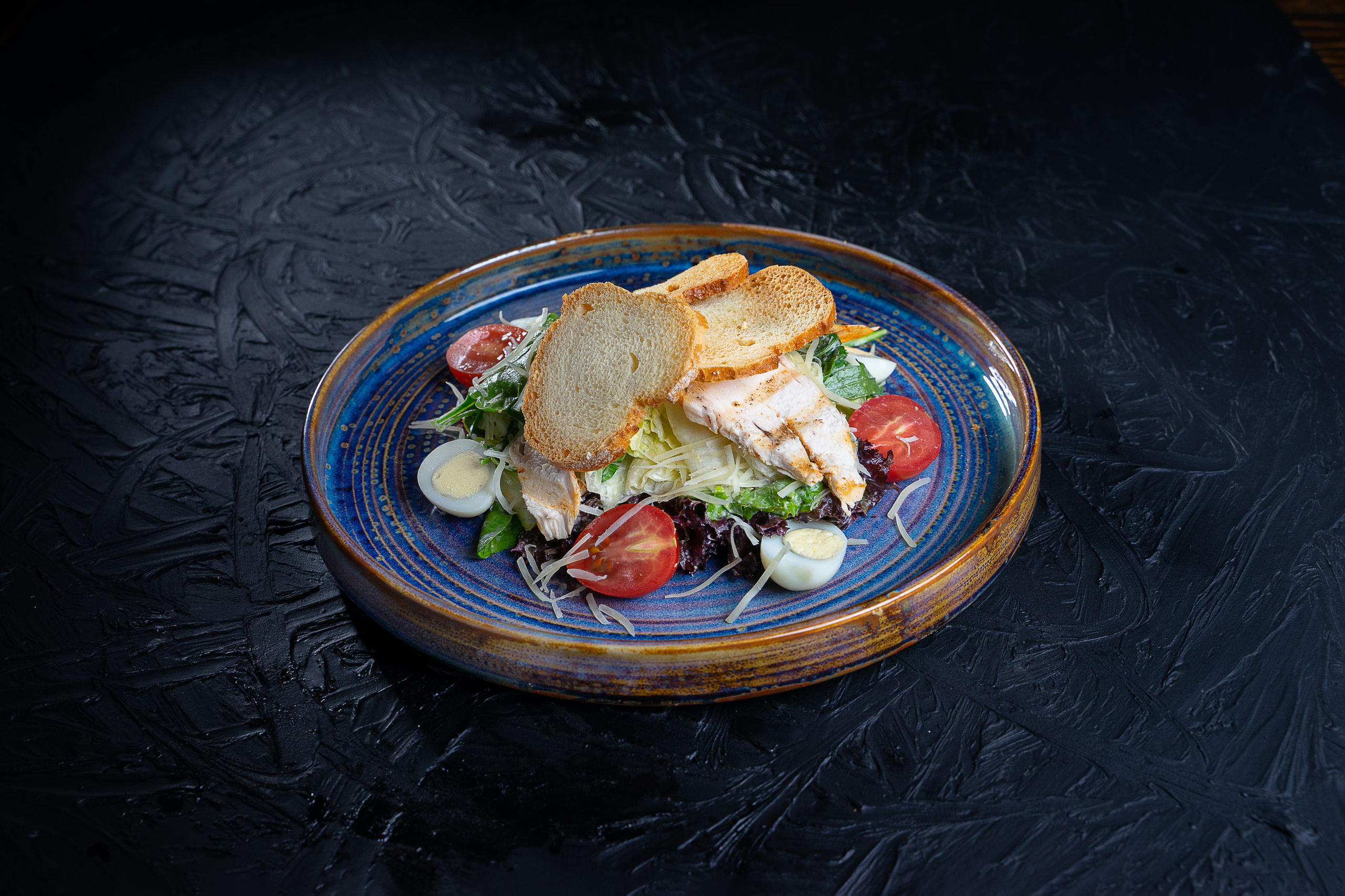 салат цезарь