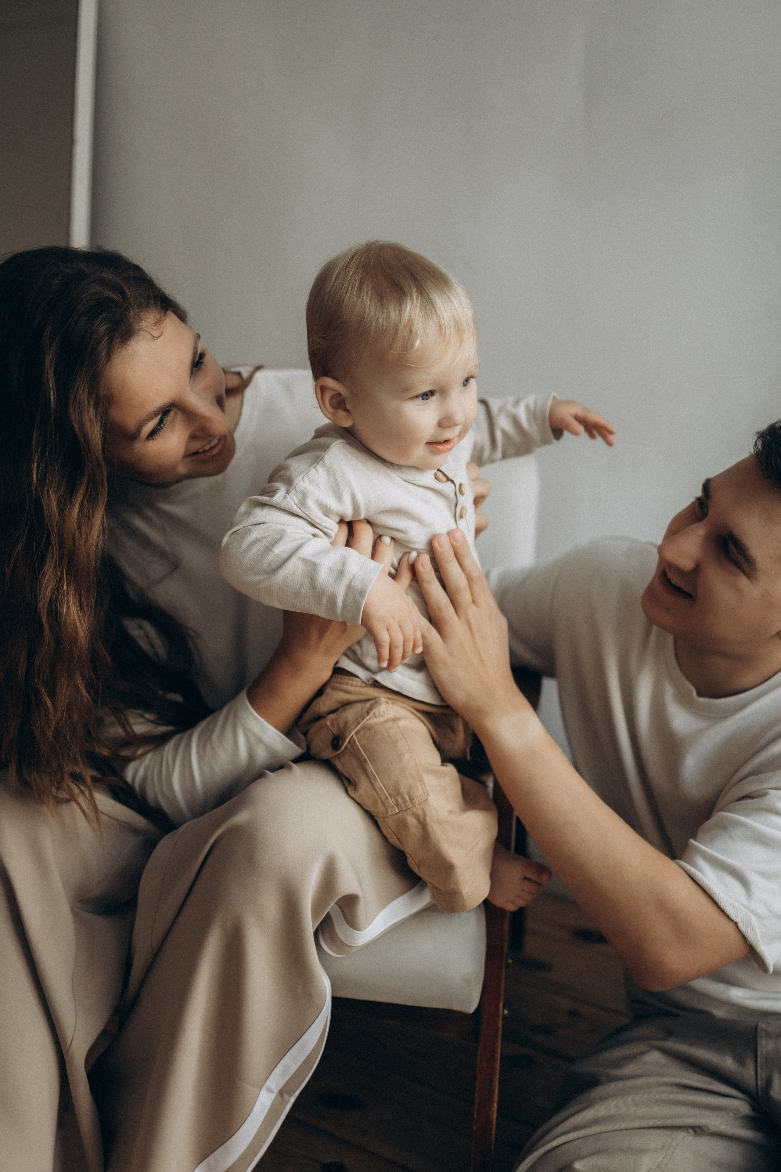 Яна, Дима и малыш Мирон. Семейный, домашний, ньюборн фотограф Москва Цветкова Елизавета