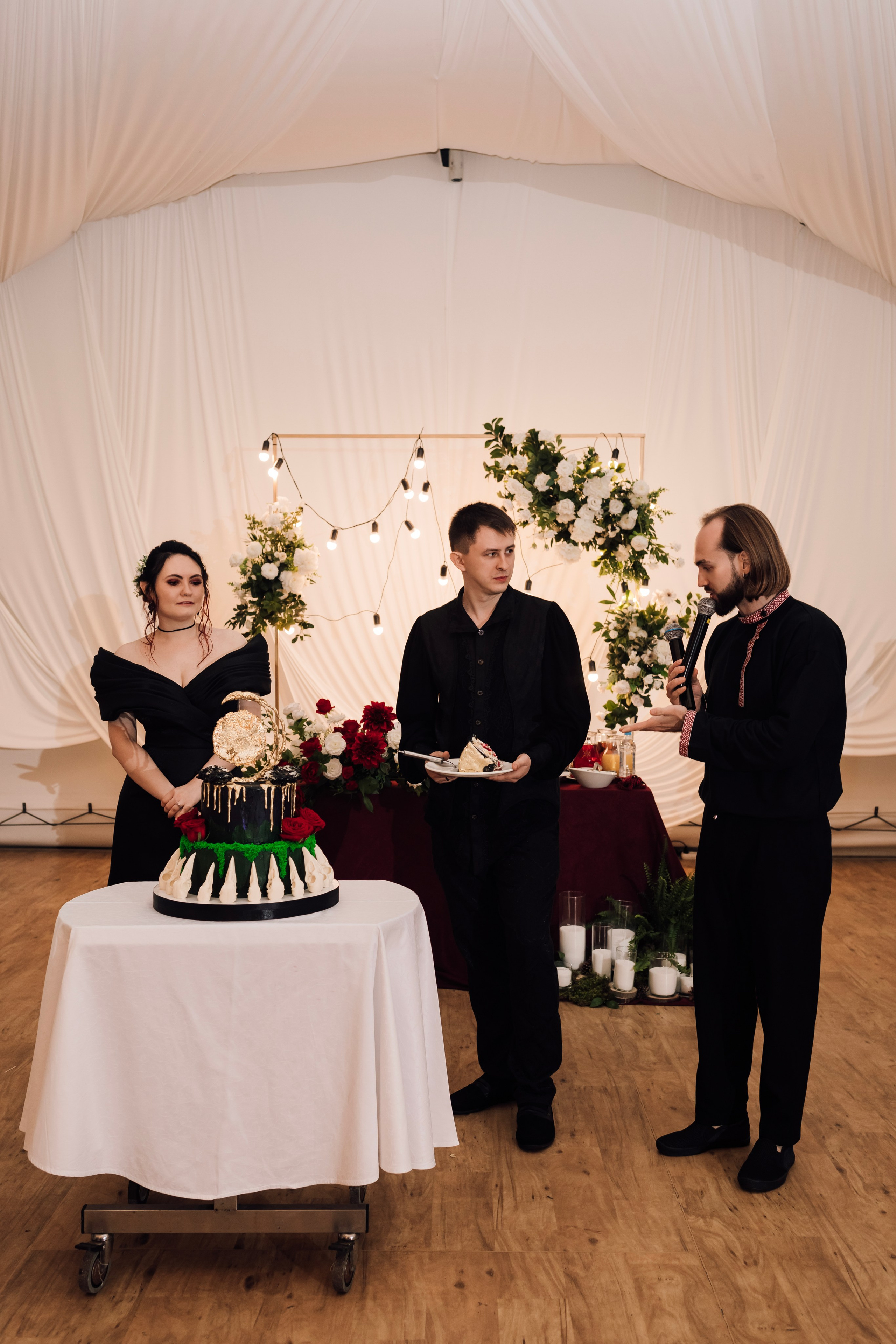 Маргарита и Артем. Свадьба в стиле средневекового пира в шатре. Свадебный и семейный фотограф в Москве Евгения Лисина