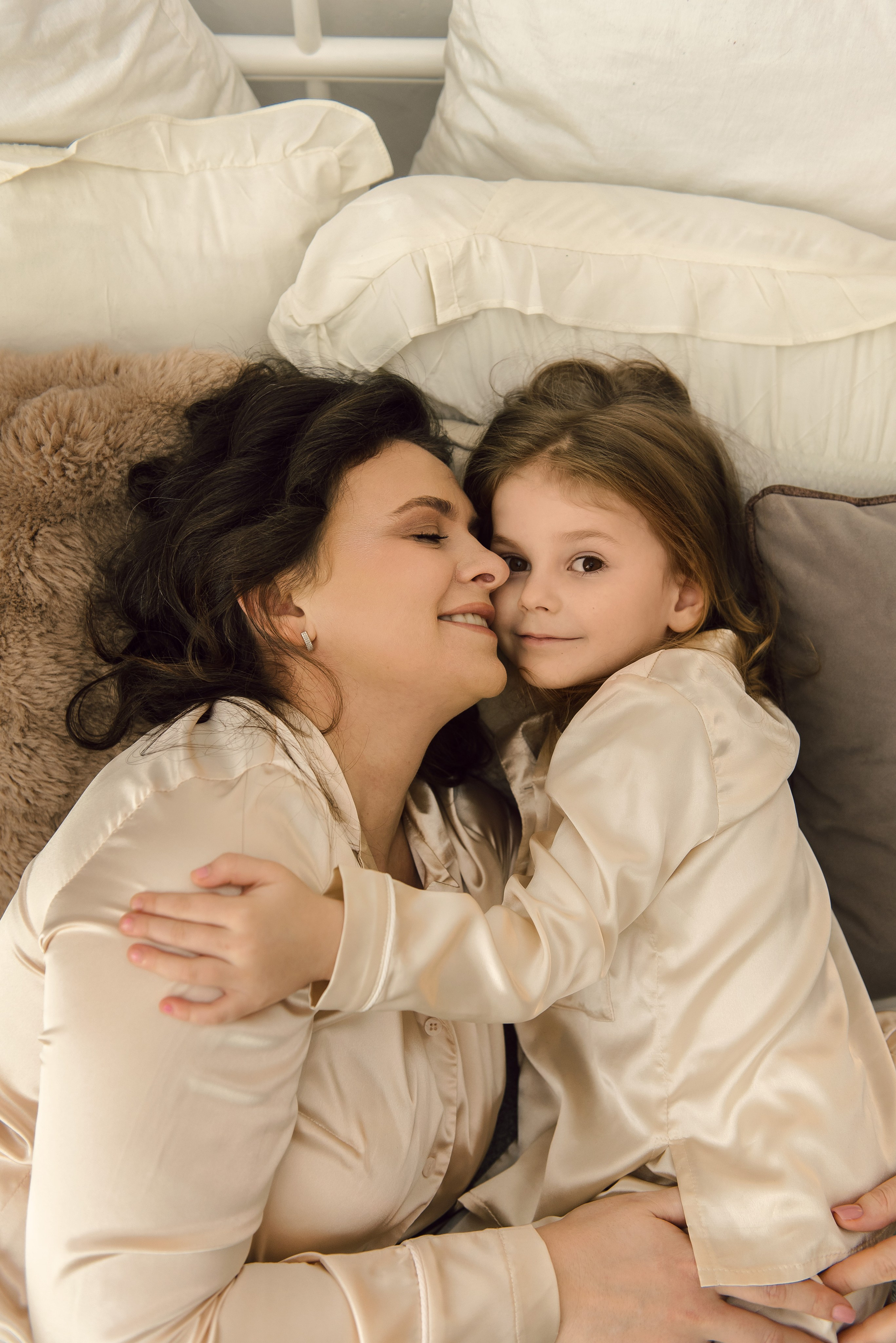 Семейная фотосессия - семейная и детская фотосъемка в студии Калинингр. Свадебный фотограф Калининград - Александр Зубанов