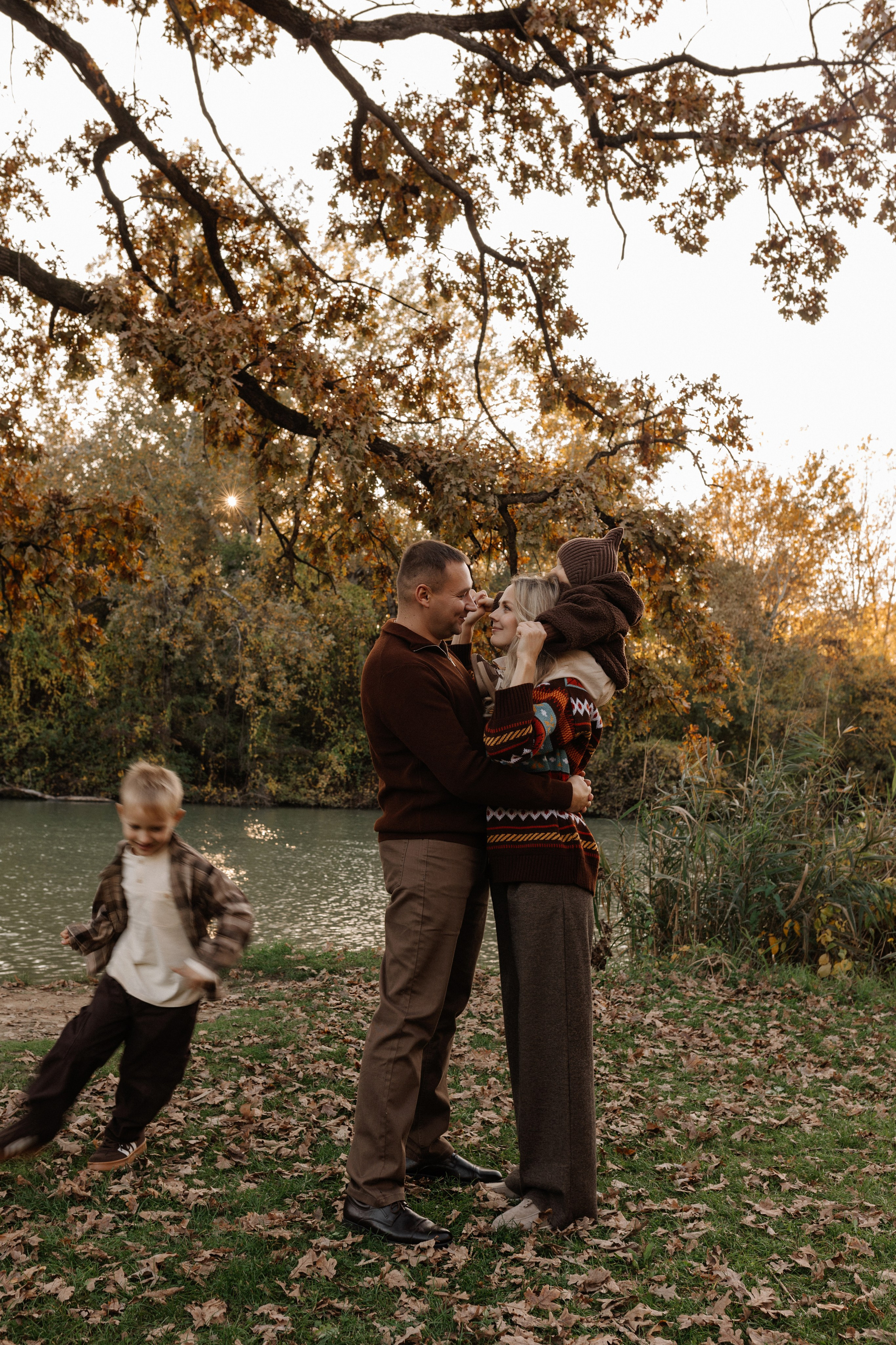 Семейная фотосессия в Краснодаре на природе, фотограф Яна Морева. Семейный фотограф в Краснодаре Яна Морева