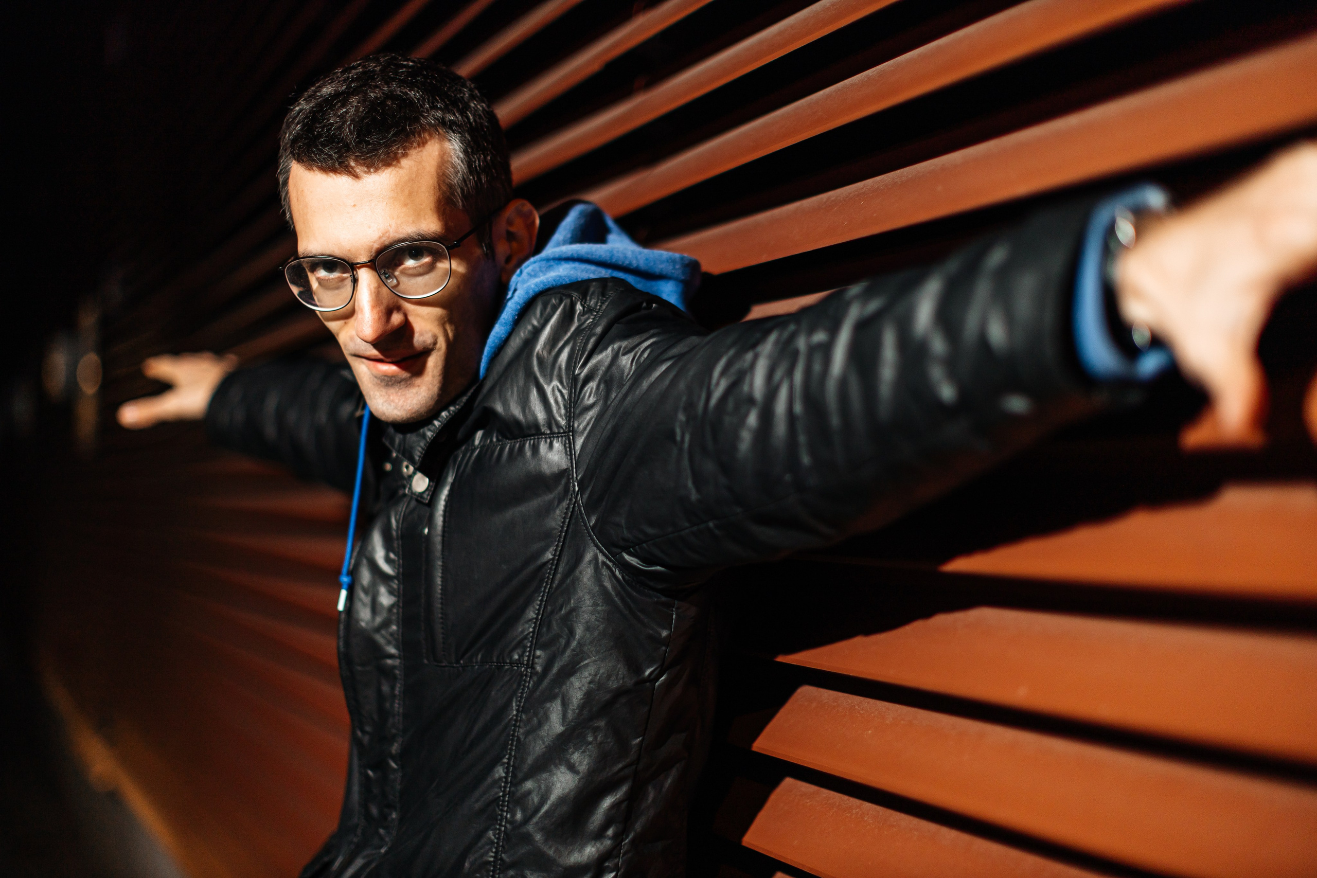 Мужской портрет, уличная фото съёмка. Александр Оношкин. Свадебный фотограф в Екатеринбурге