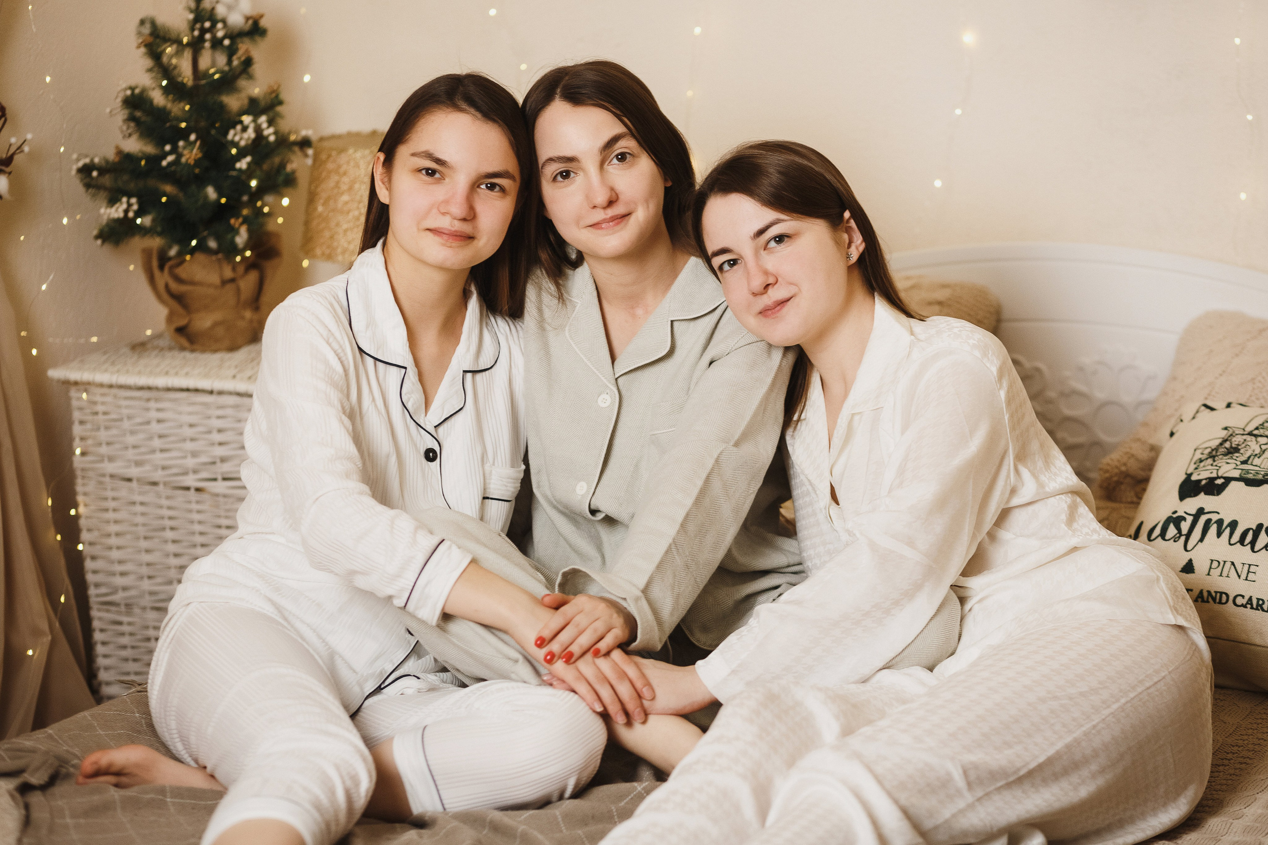 Семейная фотосессия в фотостудии Таганрога: Вечные моменты счастья. Свадебный и семейный фотограф в Таганроге Бакарюк Антон