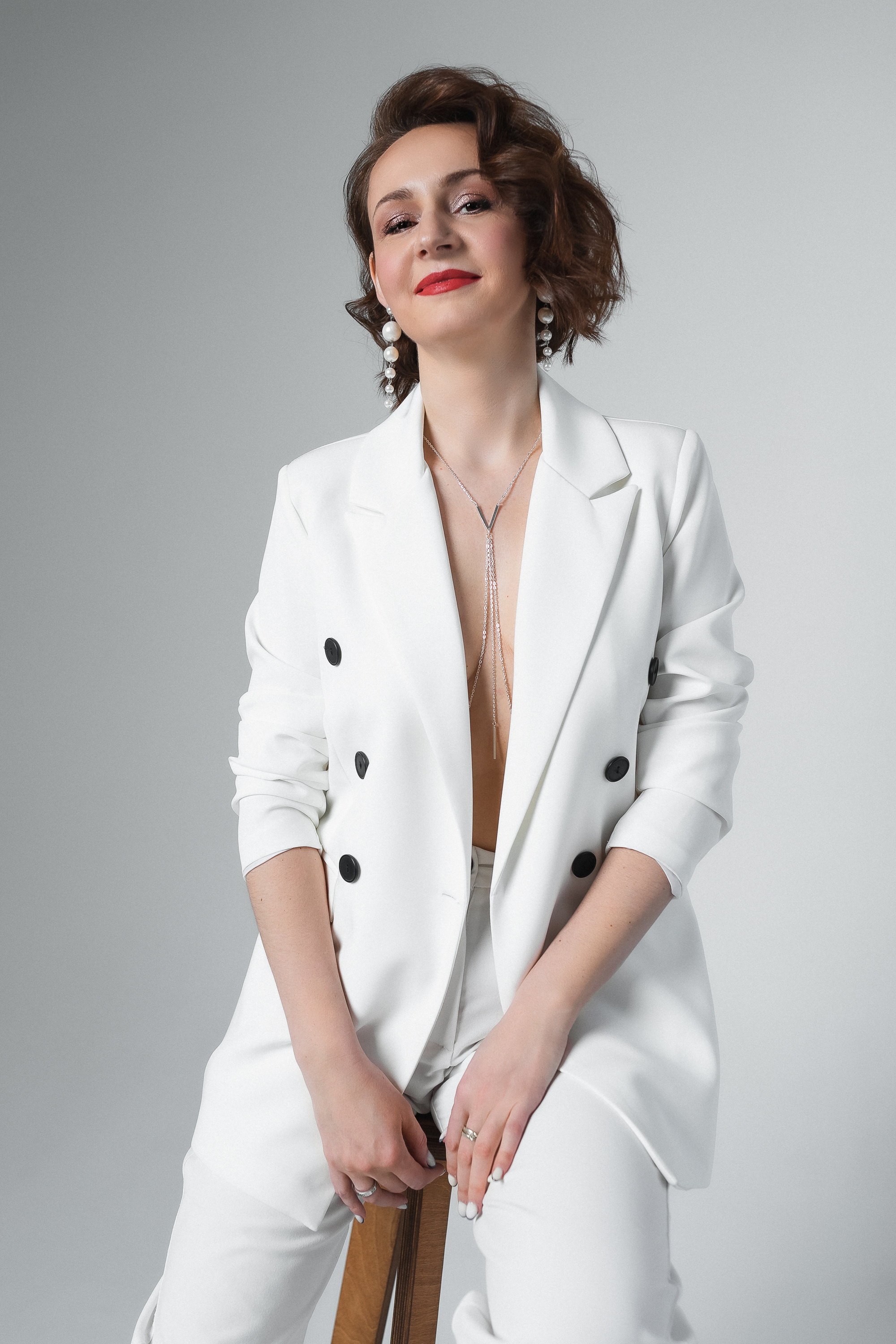 Портерт на белом фоне. КОНТЕНТ | БРЕНД фотограф Санкт-Петербург — Жанна Олтаржевская