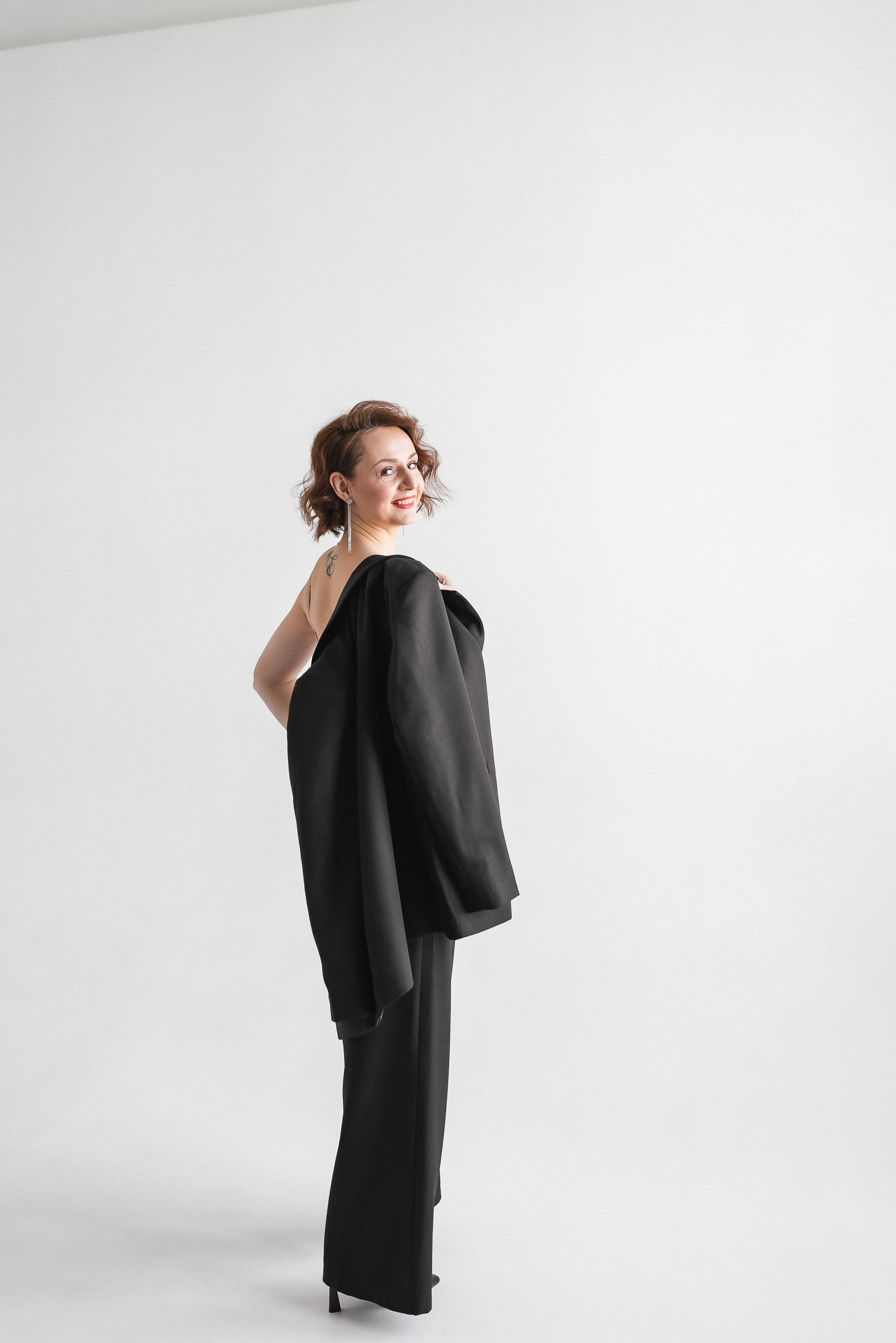 Портерт на белом фоне. КОНТЕНТ | БРЕНД фотограф Санкт-Петербург — Жанна Олтаржевская