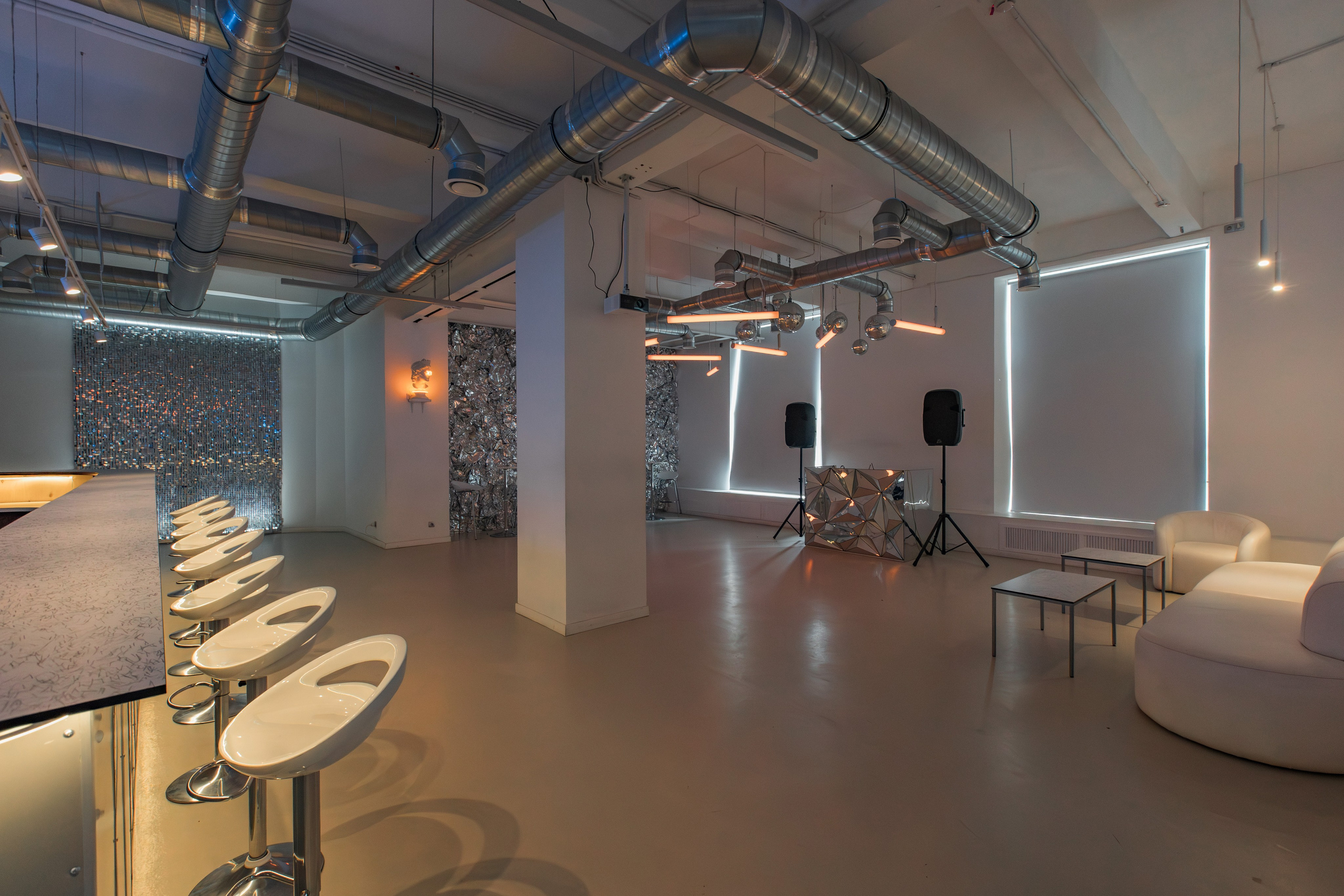 Mr. White (лето). Аренда лофта в СПб для мероприятий