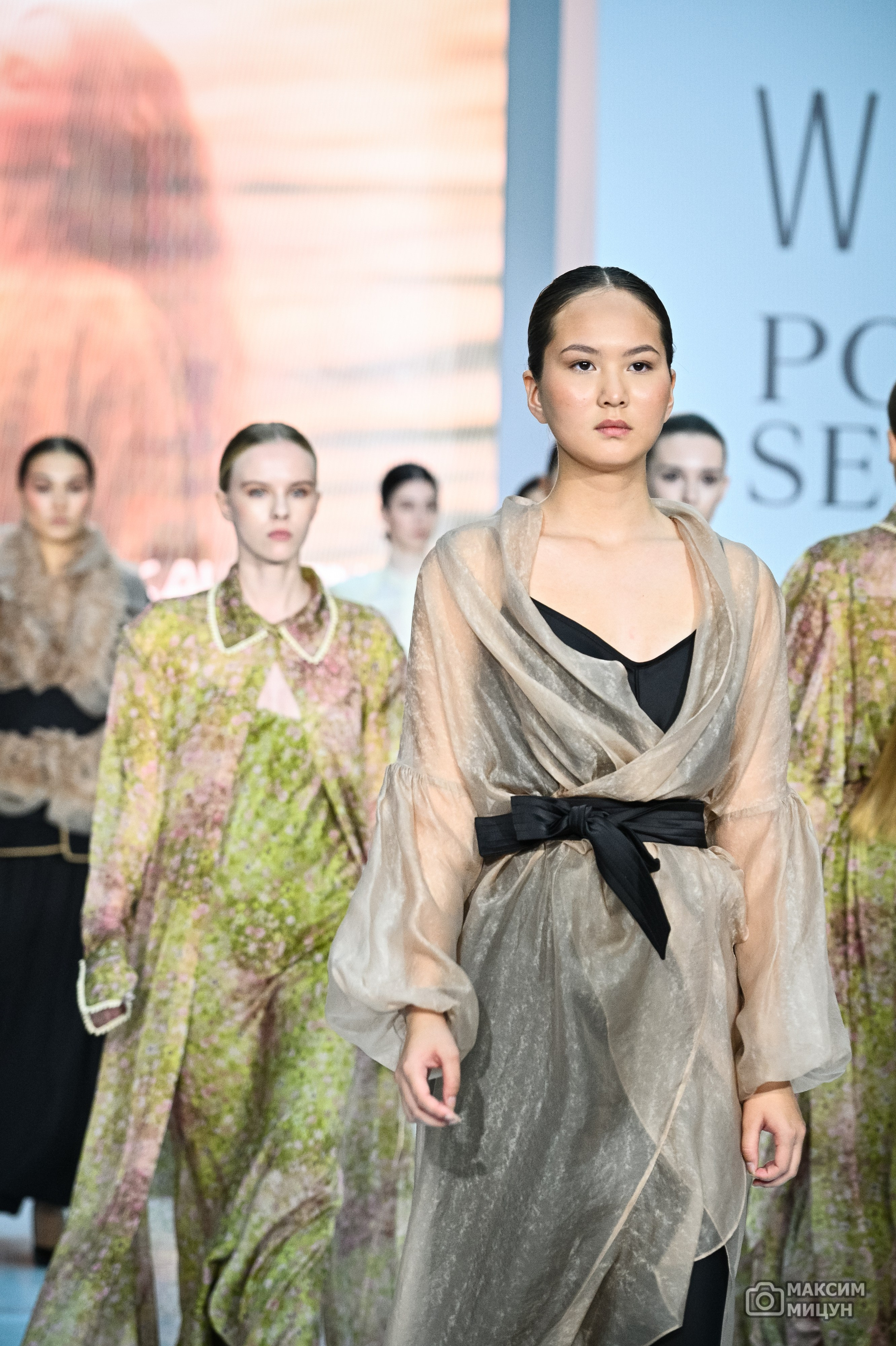 Модные показы. Фотограф Максим Мицун. Портрет, свадьба, репортаж, каталог