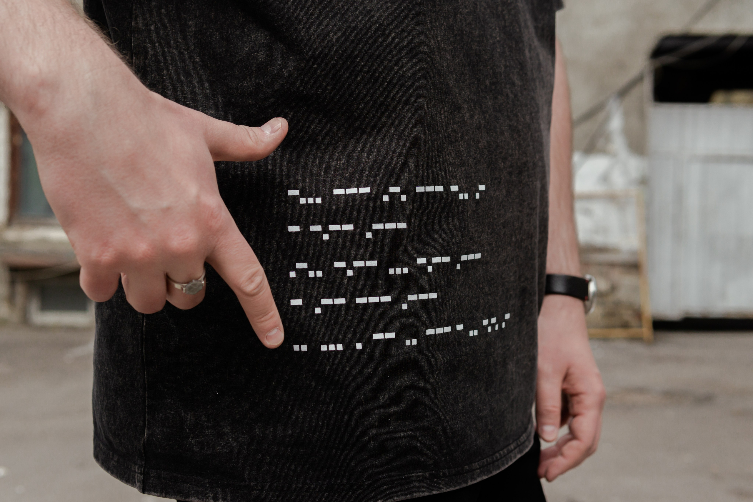 Съемка мерча БЛТ* Semiotica в городе. Фотограф-анималист Ксения Воробьева, Москва