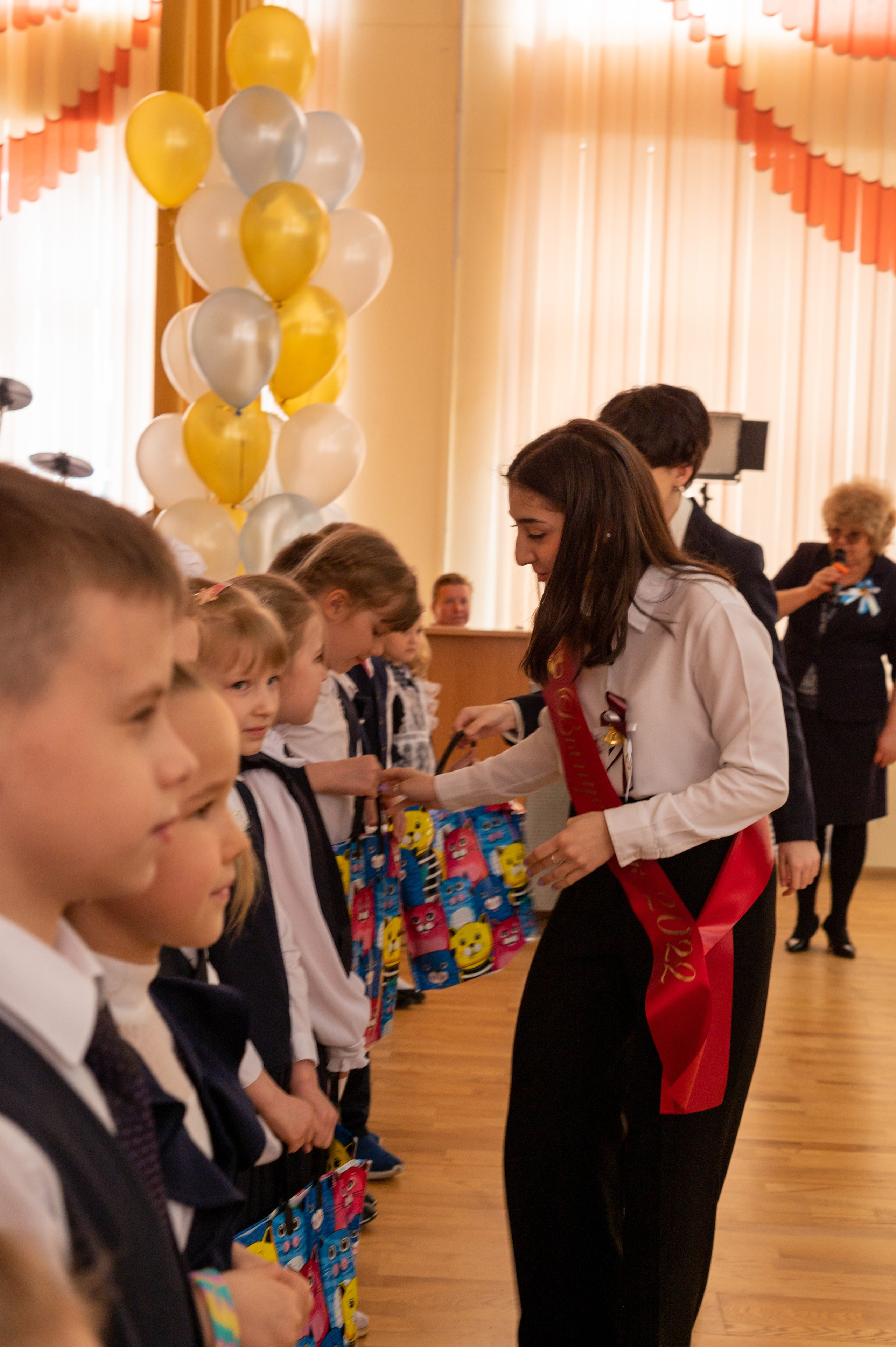 Последний звонок Школа 1412. Детский и семейный фотограф г. Москва Оксана Катаджи