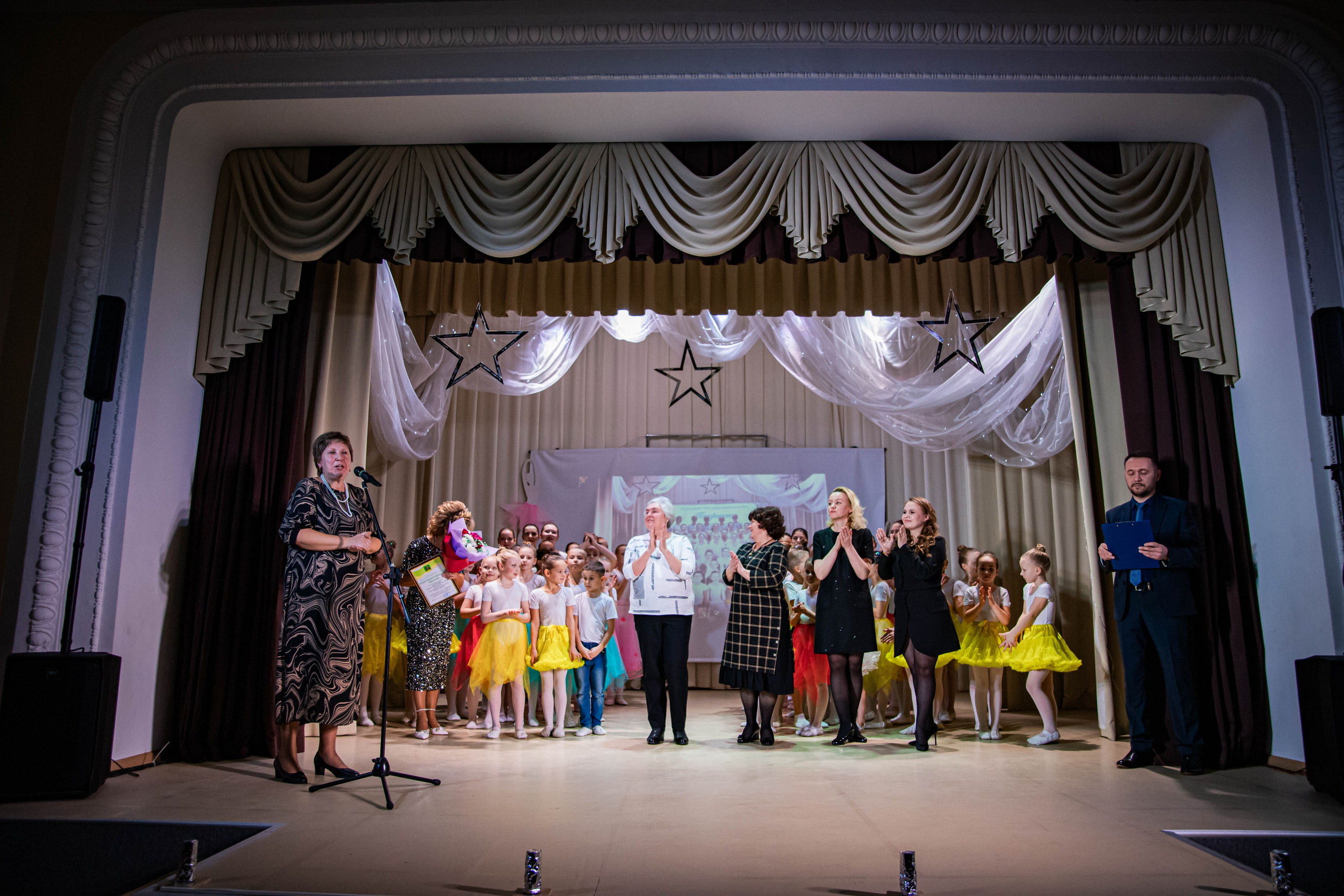 «Конфетти» Юбилейный концерт «Твори Добро». Фотограф Дарья Маташкова