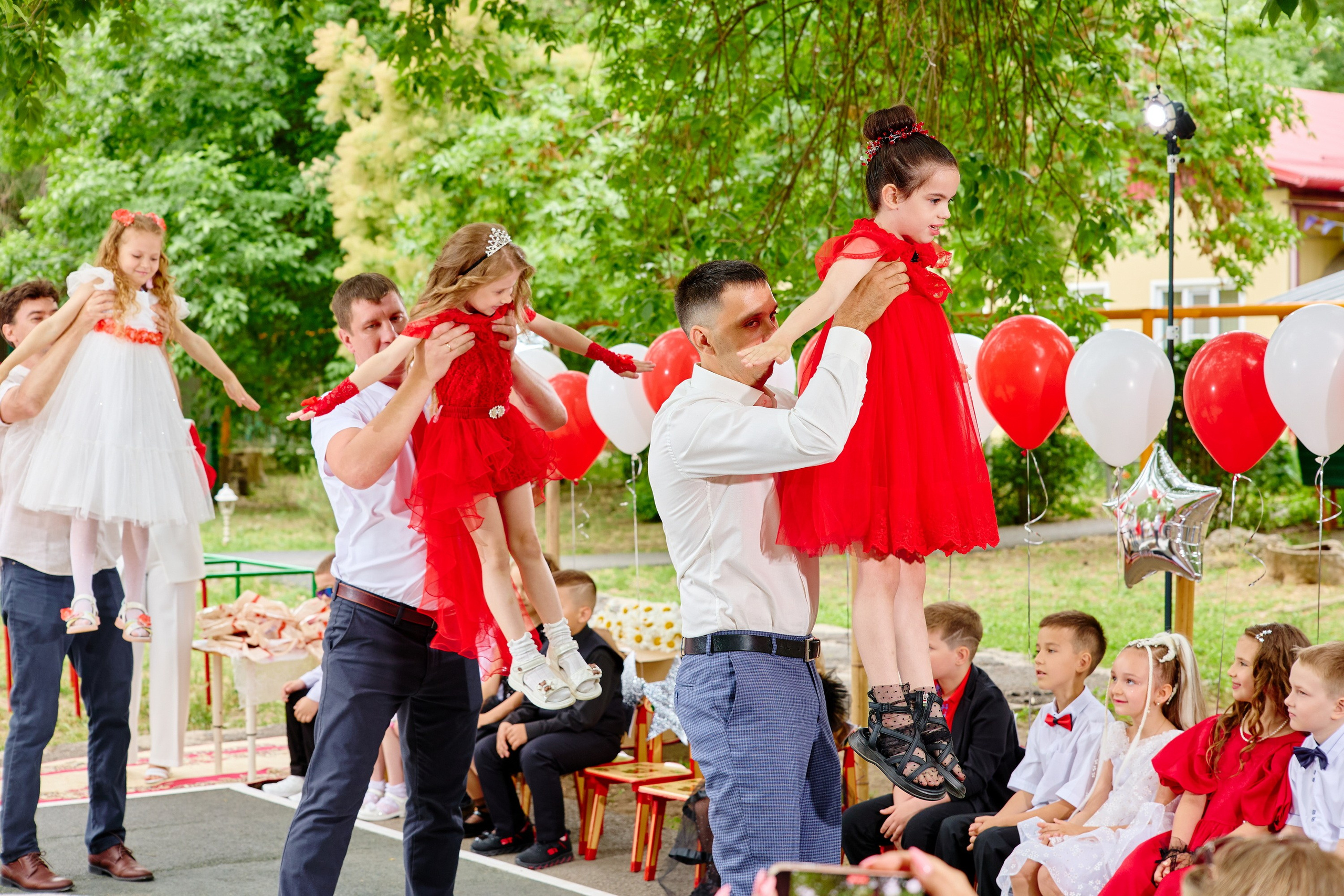 Выпускной 45 сад. Фотограф Выпускные альбомы Таганрог Сергей Коробченко