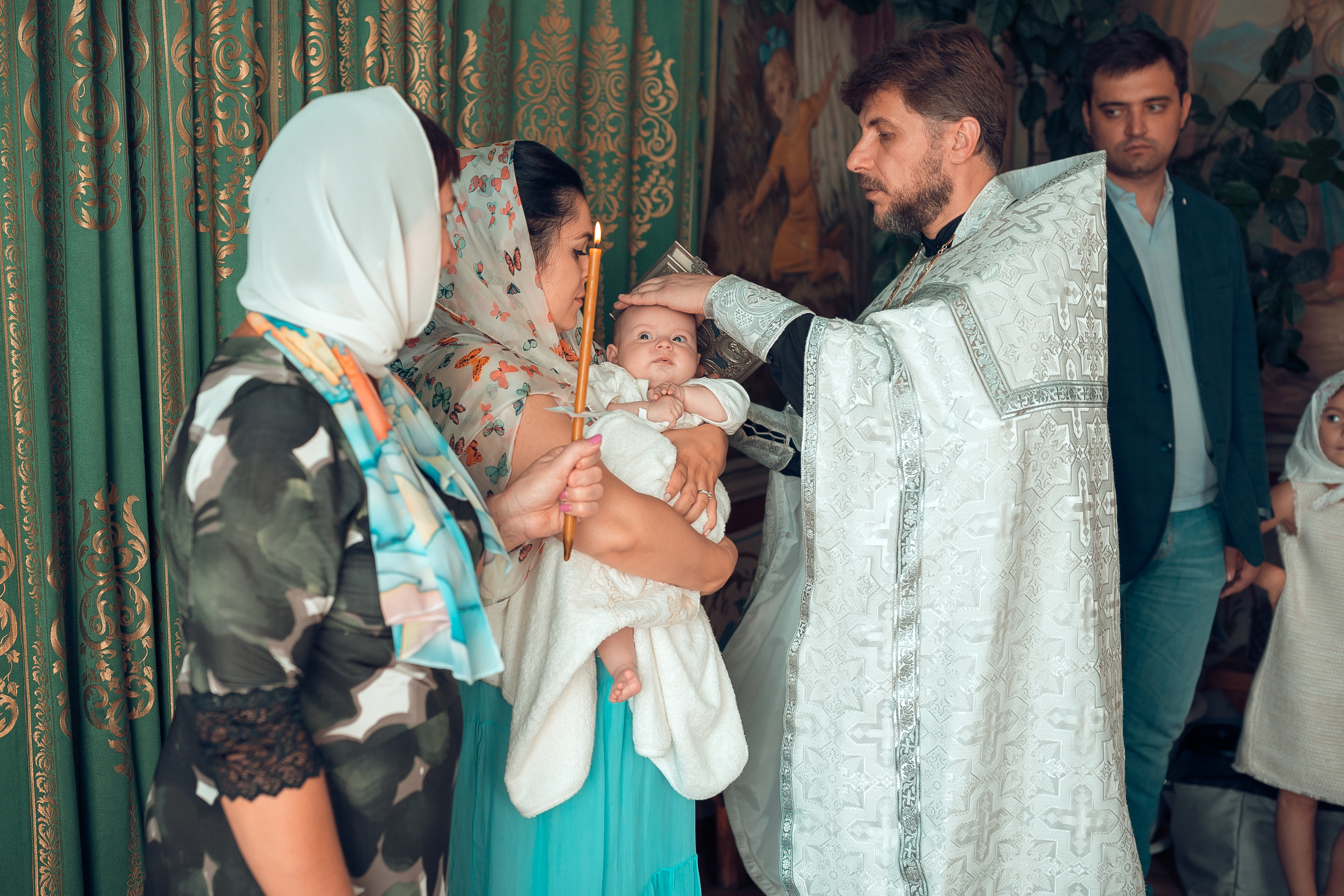 Крещение Софии Свято-Троицкий Собор. Фотограф на Крещение и Венчание в Красноярске Рамазанова Юлия