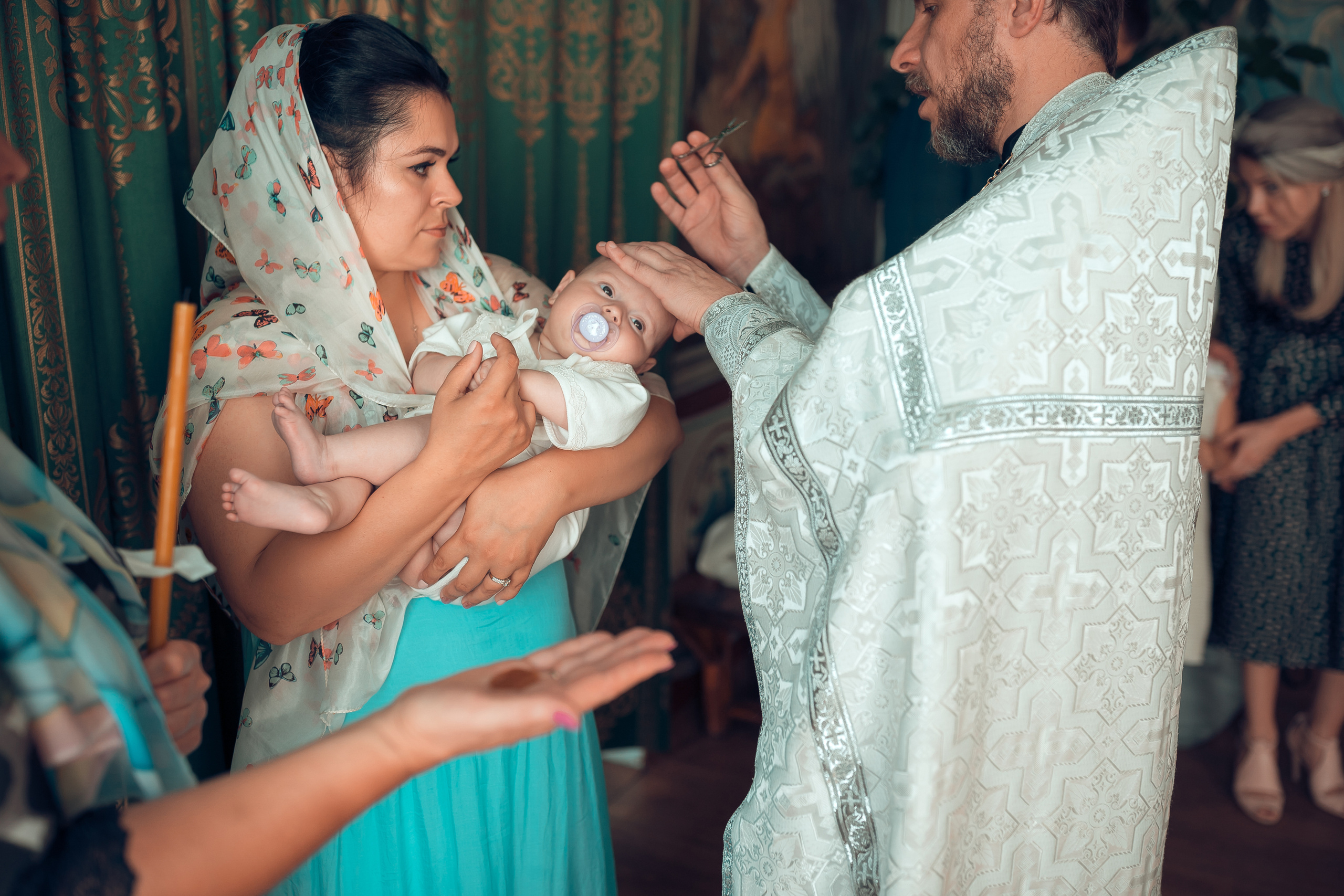 Крещение Софии Свято-Троицкий Собор. Фотограф на Крещение и Венчание в Красноярске Рамазанова Юлия