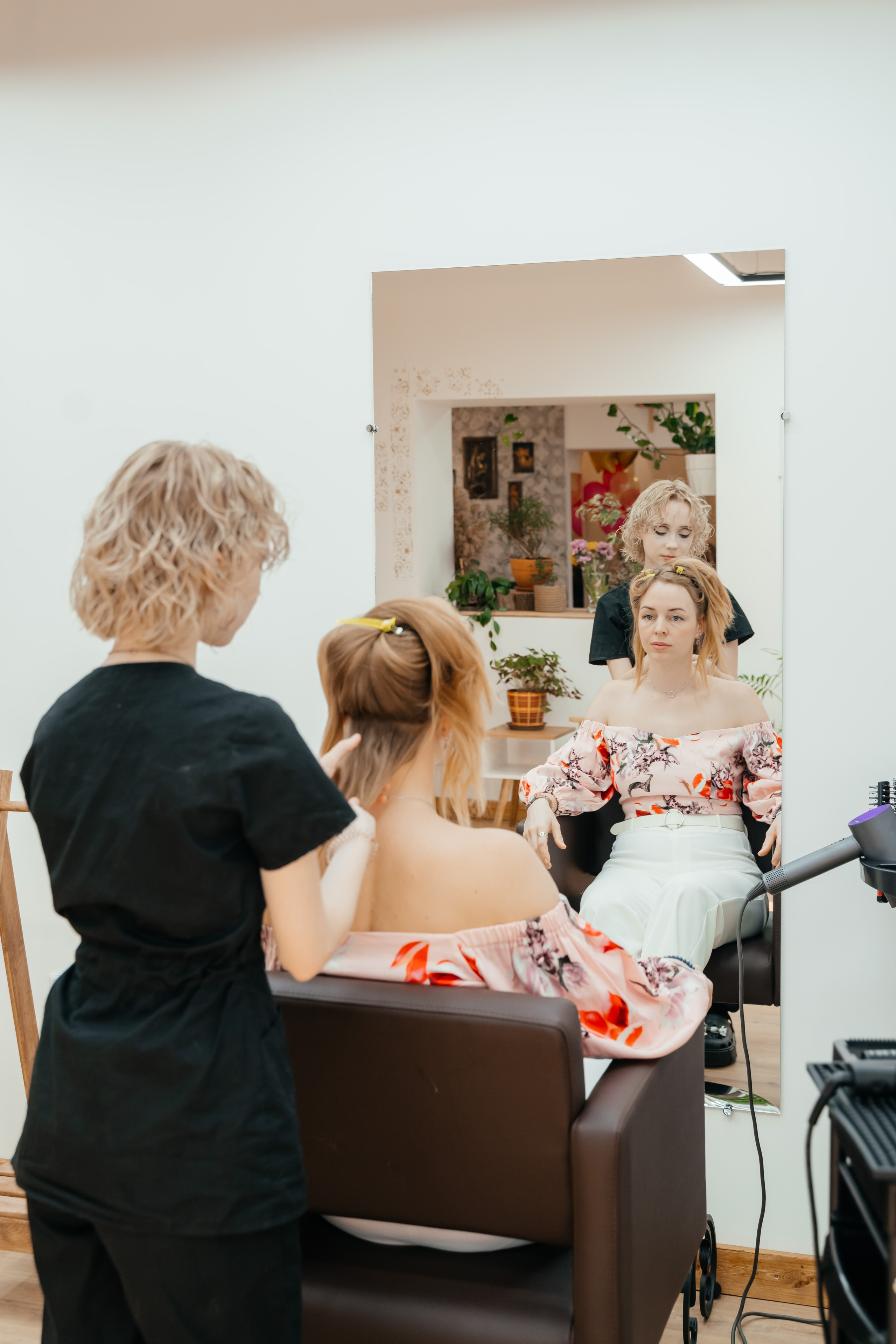 Открытие салона BrowHouse. Семейный фотограф в Саратове