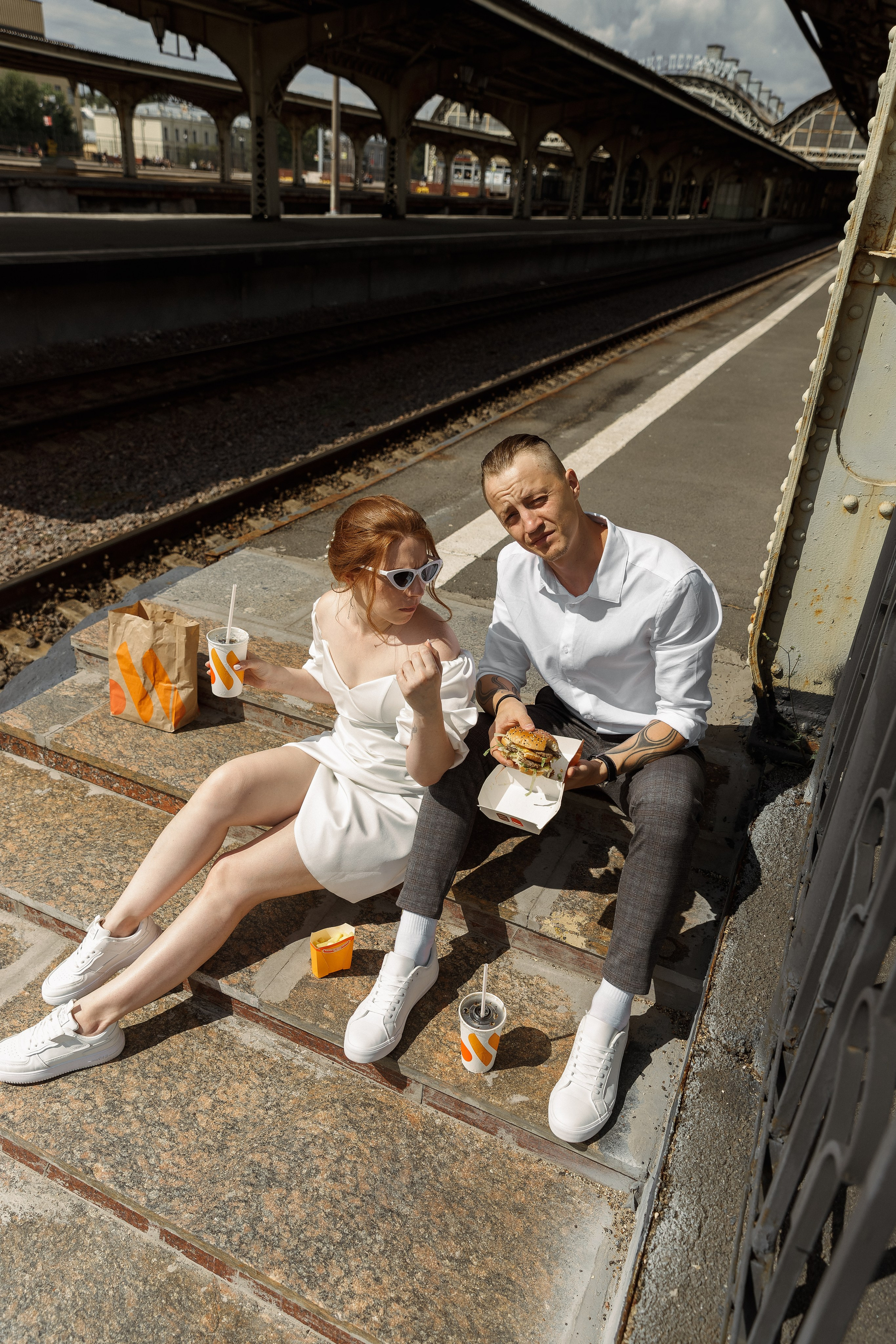 Кристина и Артем — свадебная съемка на Витебском вокзале. Свадебный и портретный фотограф в Санкт-Петербурге Анна Демьянова