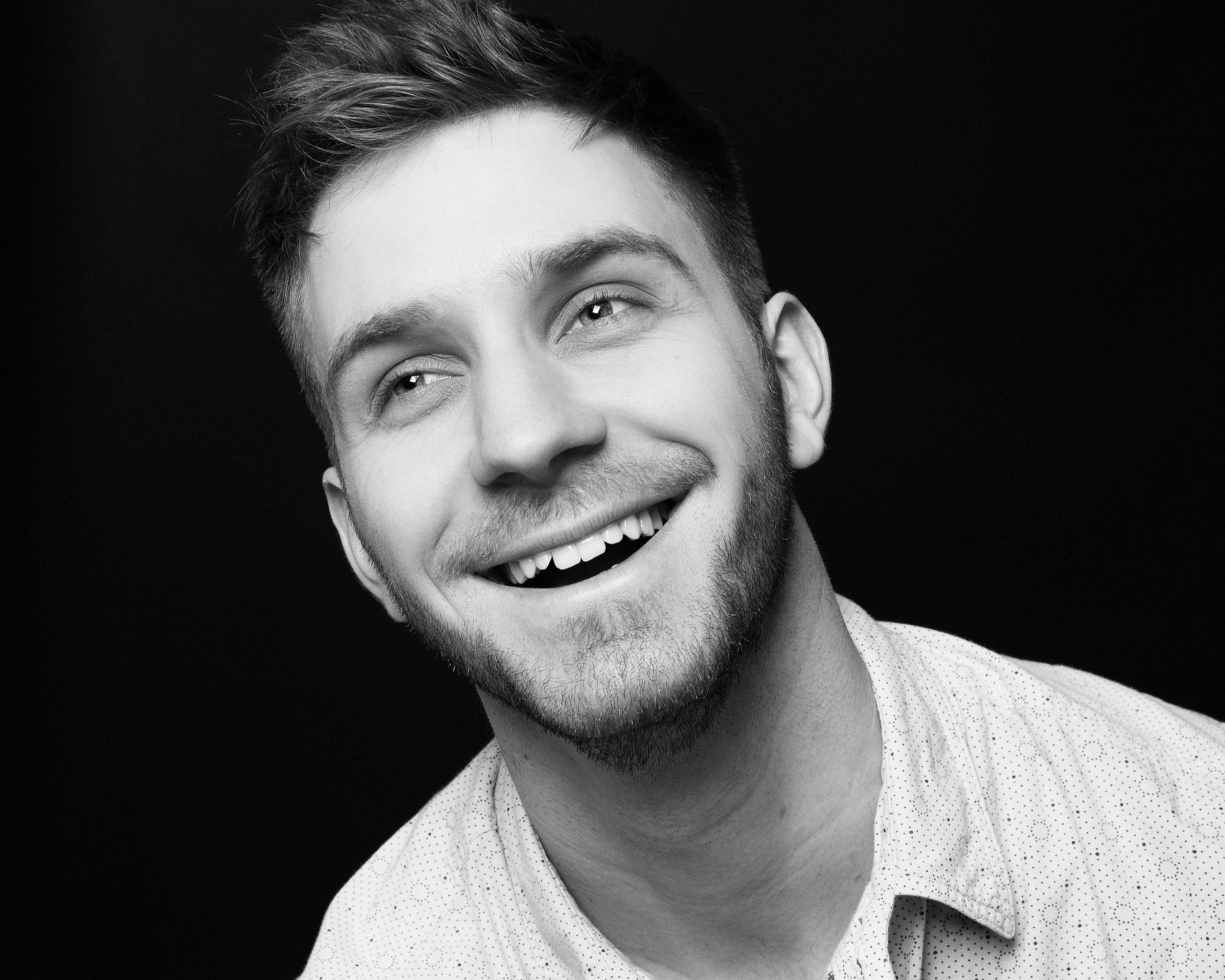 Актерская визитка Петербург. Портретный фотограф Белград Матвей Кармаков