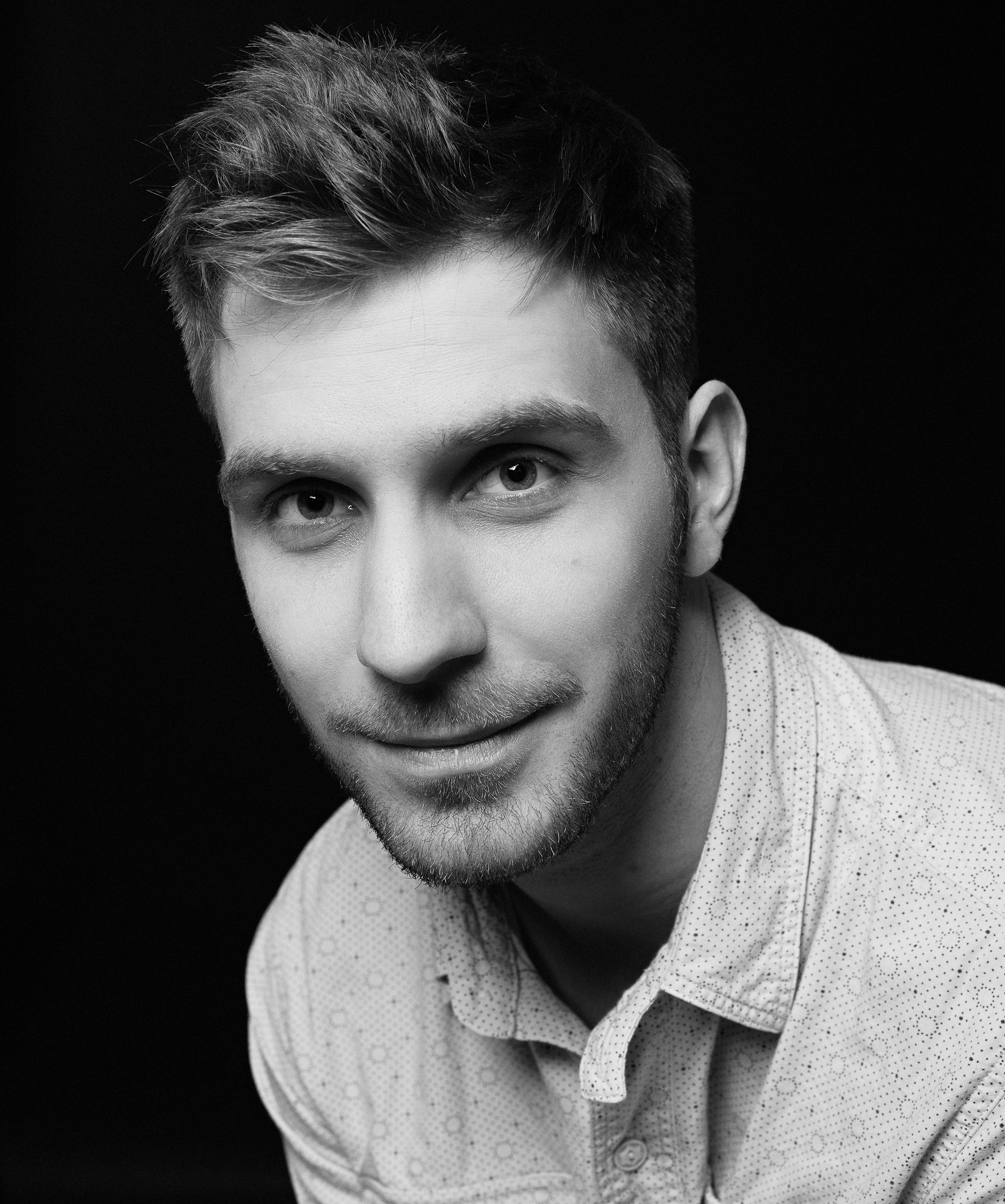 Актерская визитка Петербург. Портретный фотограф Белград Матвей Кармаков