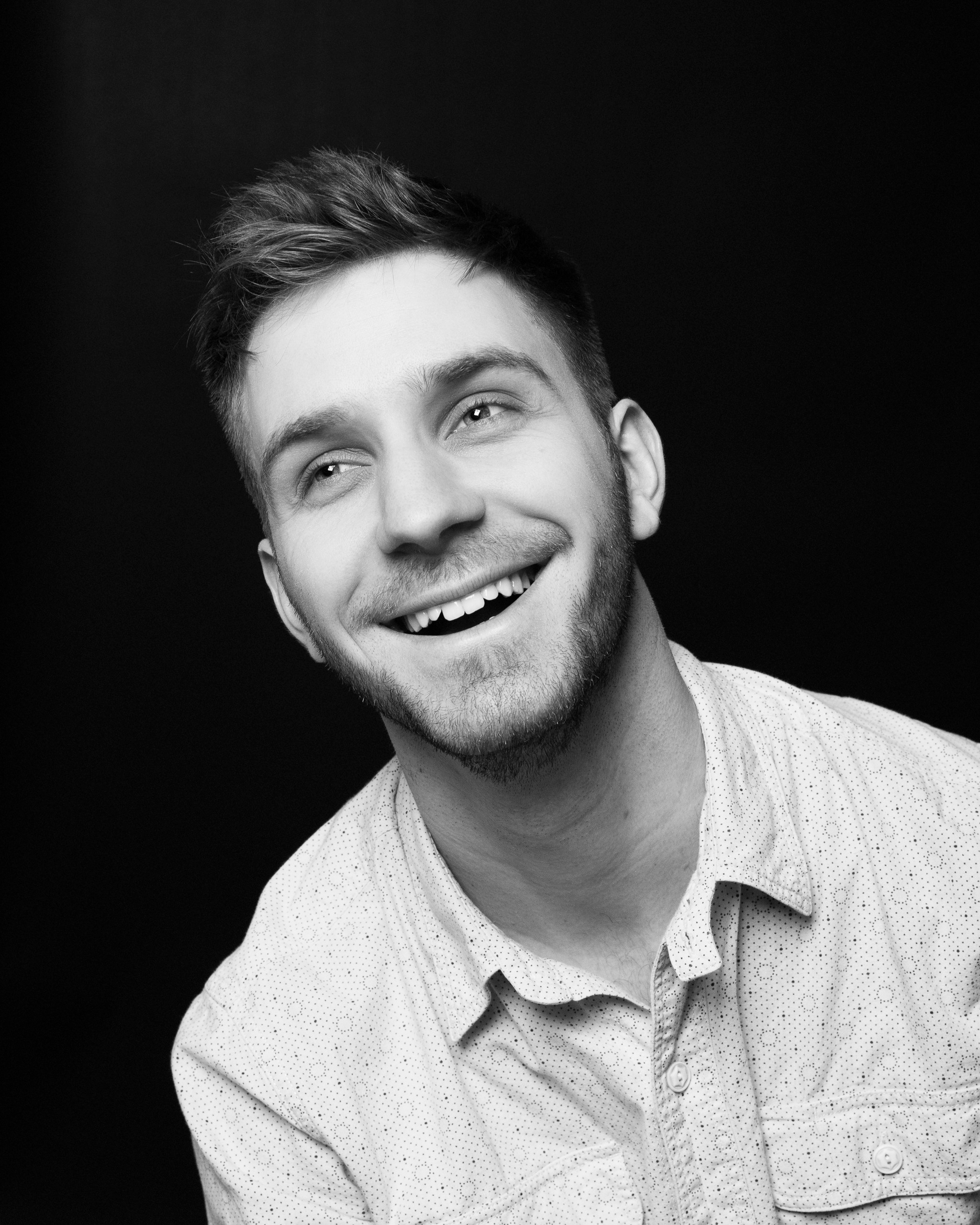 Актерская визитка Петербург. Портретный фотограф Белград Матвей Кармаков