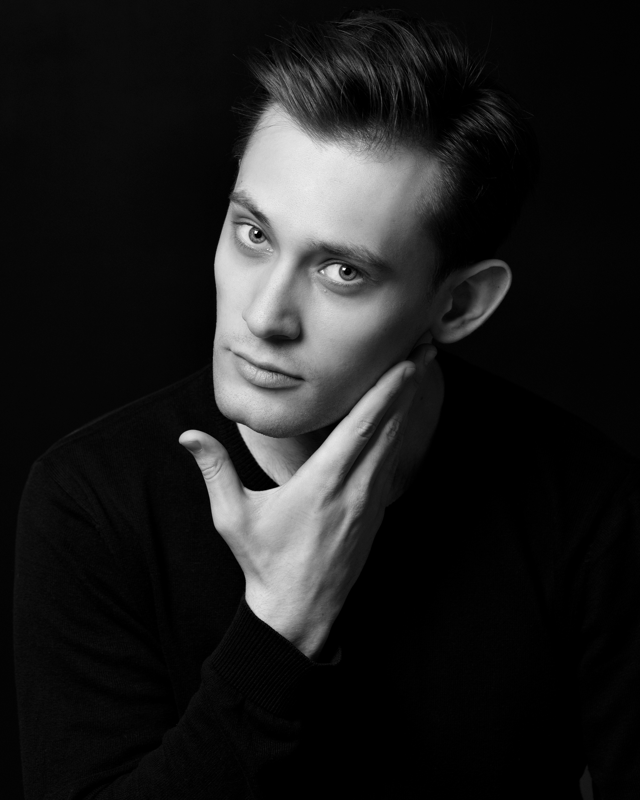 Актерское портфолио СПб. Портретный фотограф Белград Матвей Кармаков