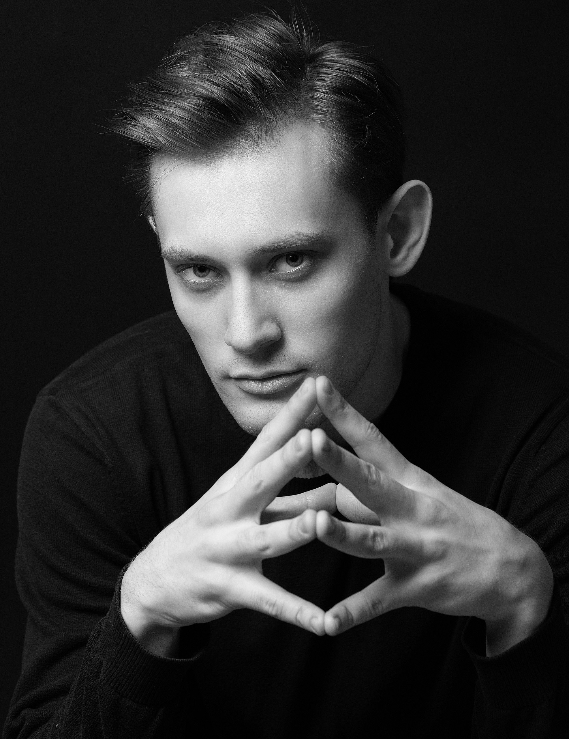 Актерское портфолио СПб. Портретный фотограф Белград Матвей Кармаков