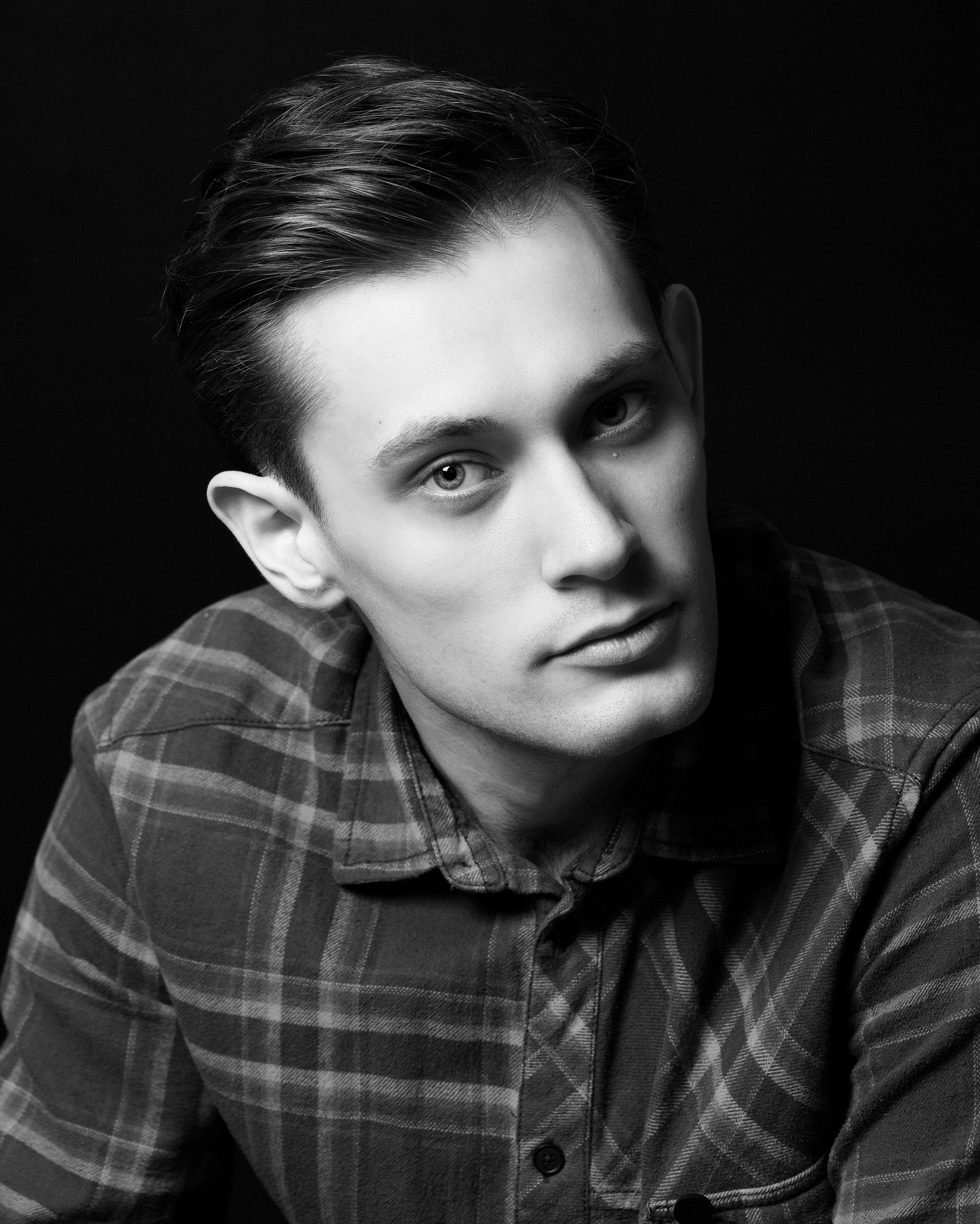 Актерское портфолио СПб. Портретный фотограф Белград Матвей Кармаков