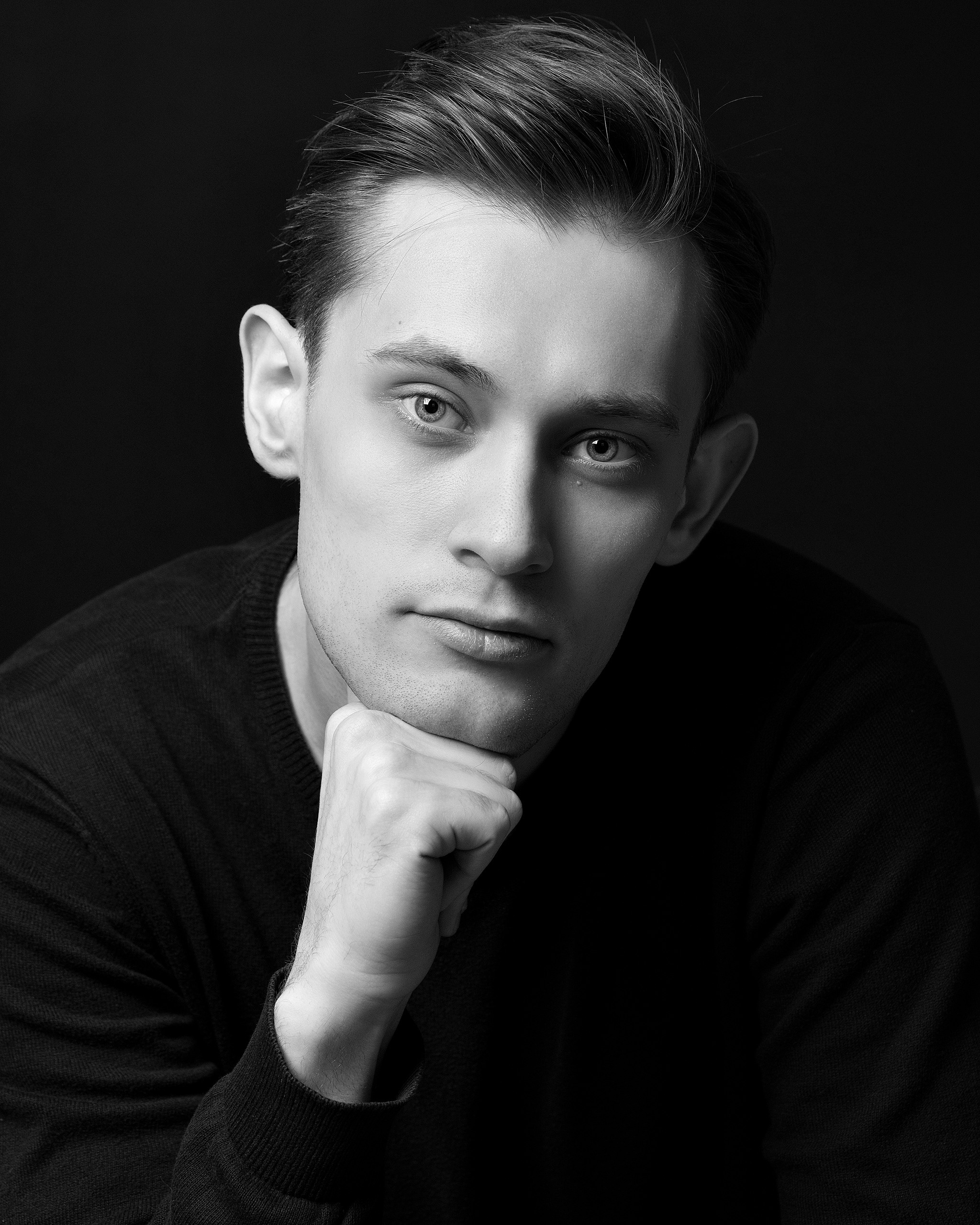 Актерское портфолио СПб. Портретный фотограф Белград Матвей Кармаков