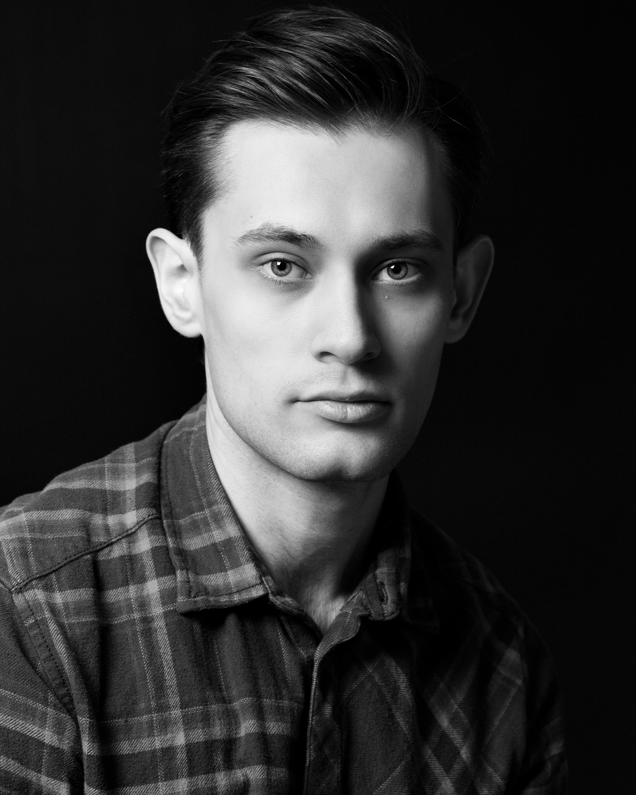 Актерское портфолио СПб. Портретный фотограф Белград Матвей Кармаков