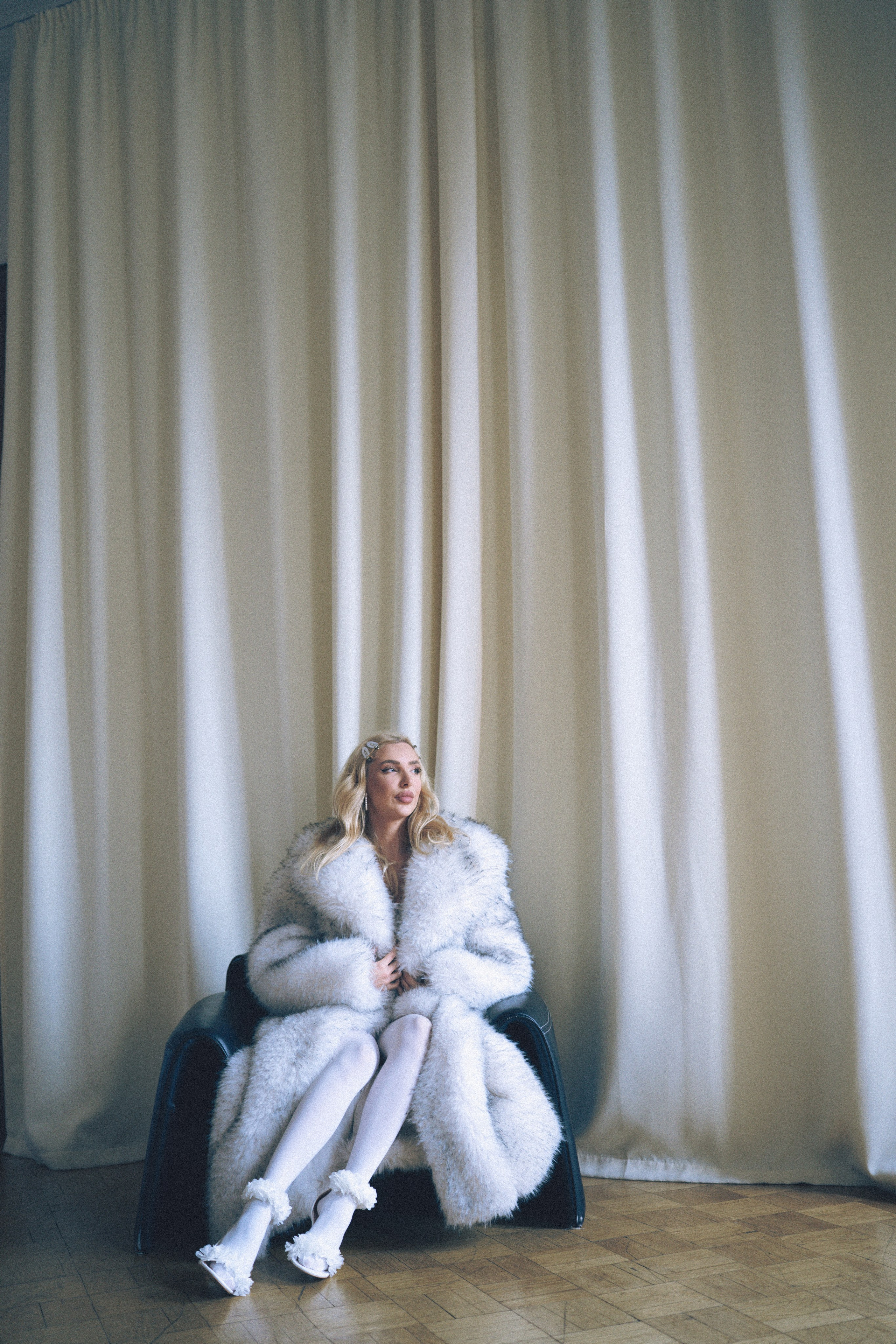 МИНИМАЛИЗМ В СТУДИИ НА ЧЕРНЫШЕВСКОЙ В СТУДИИ С БАЛКОНОМ. Профессиональный фотограф, Санкт-Петербург — Виктория Богомолова