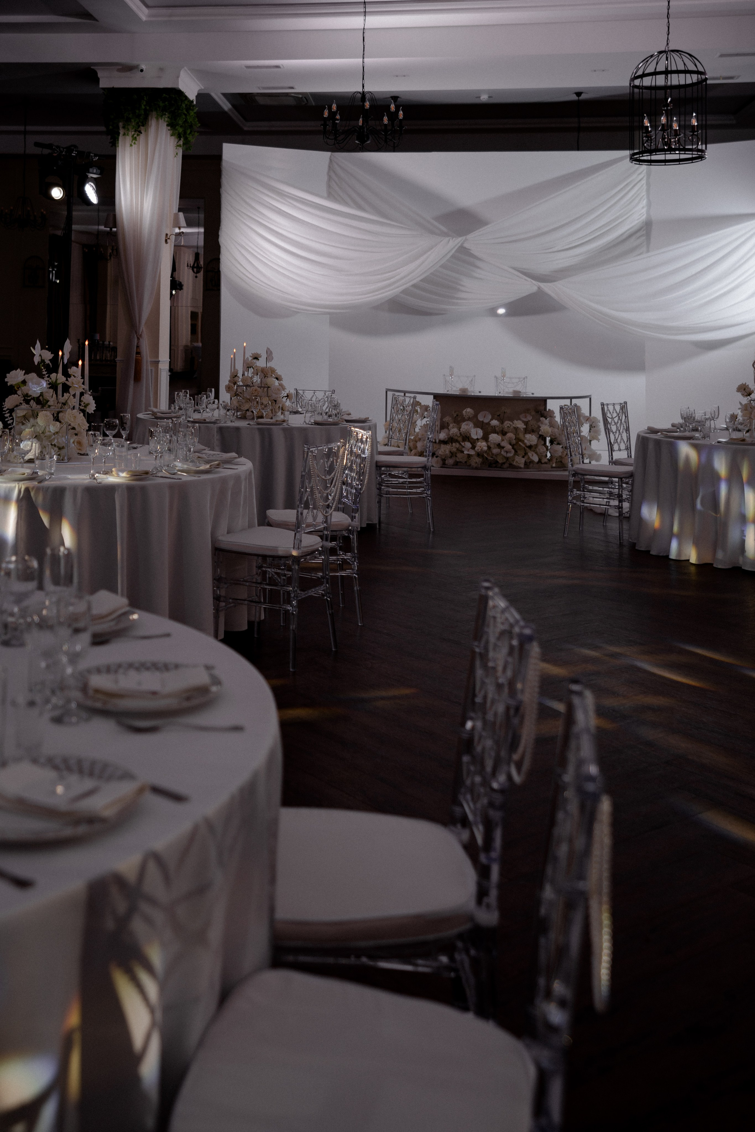 СВАДЕБНАЯ СЬЕМКА СБОРОВ В ОТЕЛЕ И ВЫЕЗД НА ЦЕРЕМОНИЮ (СНЯТО В СИБИРЕ В НИЖНЕВАРТОВСКЕ). Профессиональный фотограф, Санкт-Петербург — Виктория Богомолова