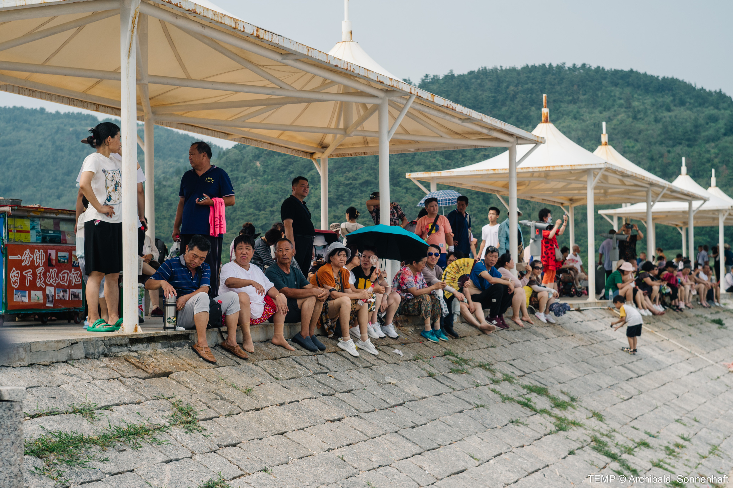 Small tourist island (Yantai district, China). Photographer in Guangzhou, China. Archibald Sonnenhaft