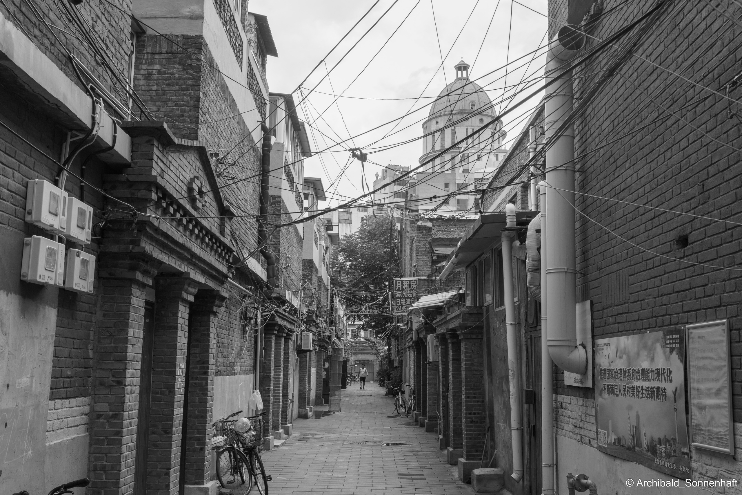 Wires. Photographer in Guangzhou, China. Archibald Sonnenhaft