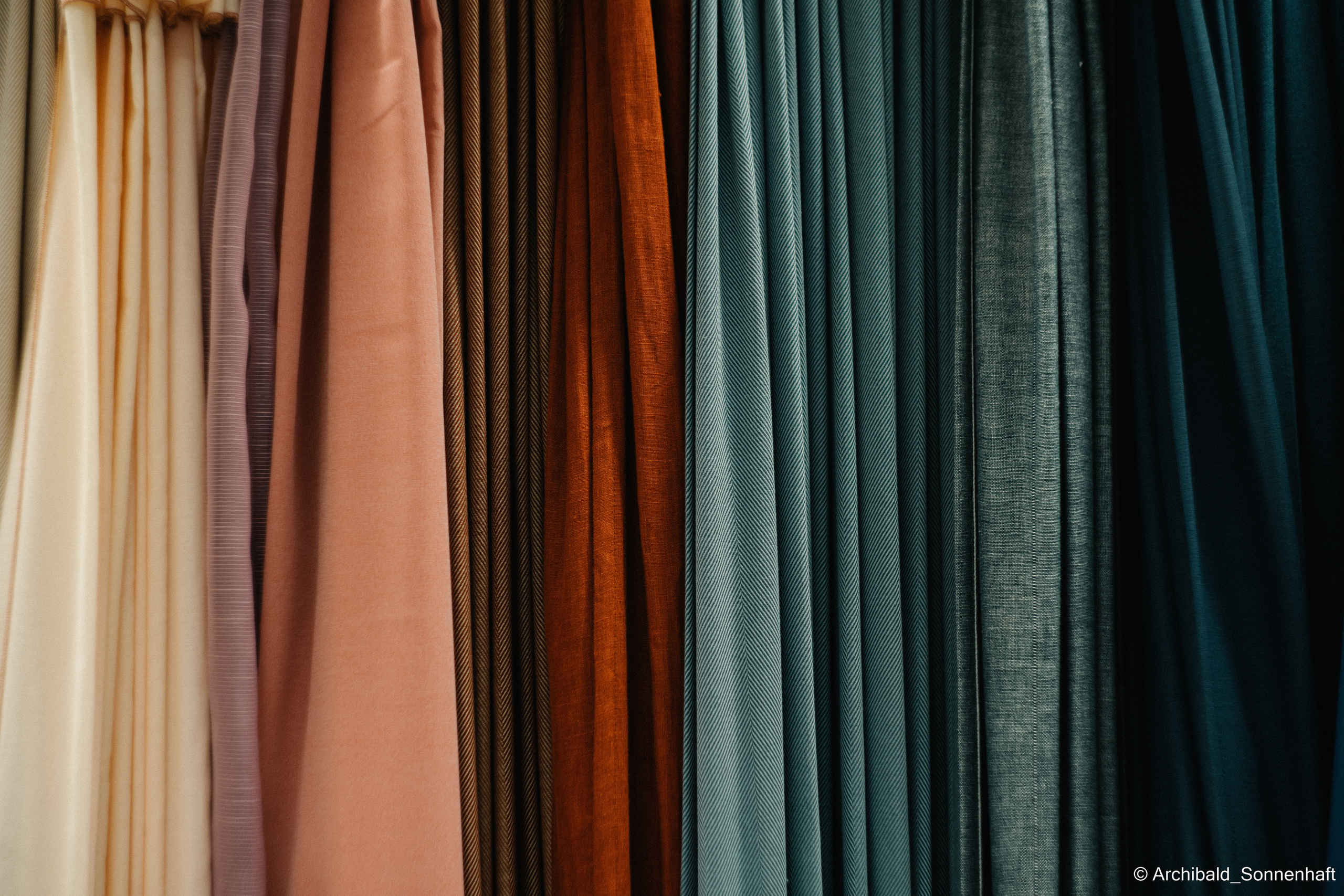 Soft, beautiful, horizontal. Photographer in Guangzhou, China. Archibald Sonnenhaft