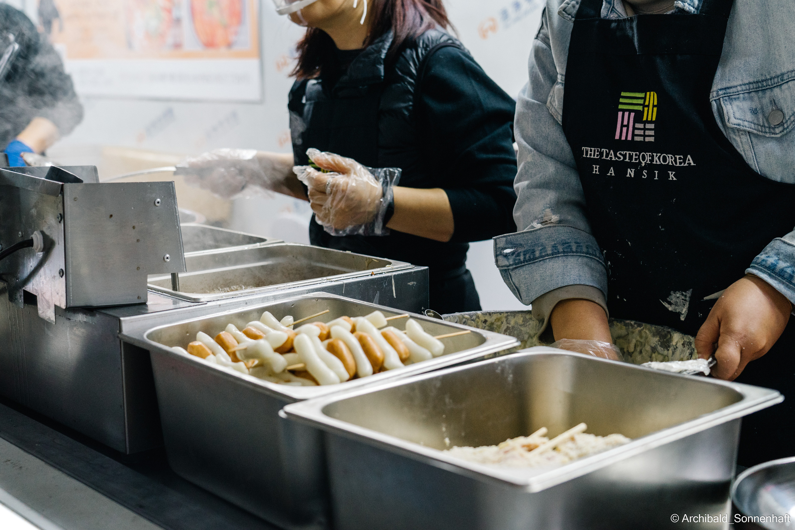 Korean food fest in Tianjin. Photographer in Guangzhou, China. Archibald Sonnenhaft