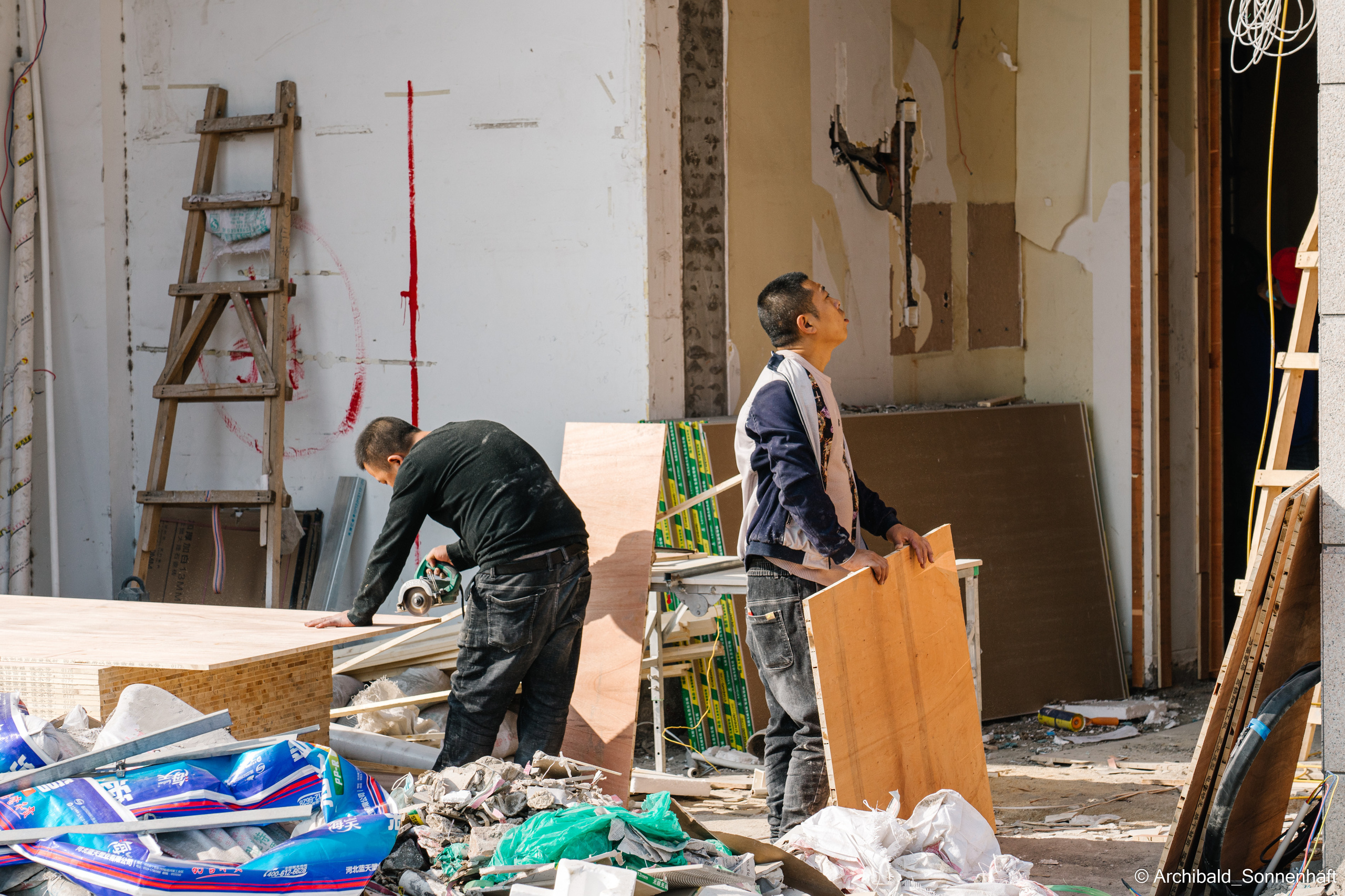 Just a walk. Photographer in Guangzhou, China. Archibald Sonnenhaft