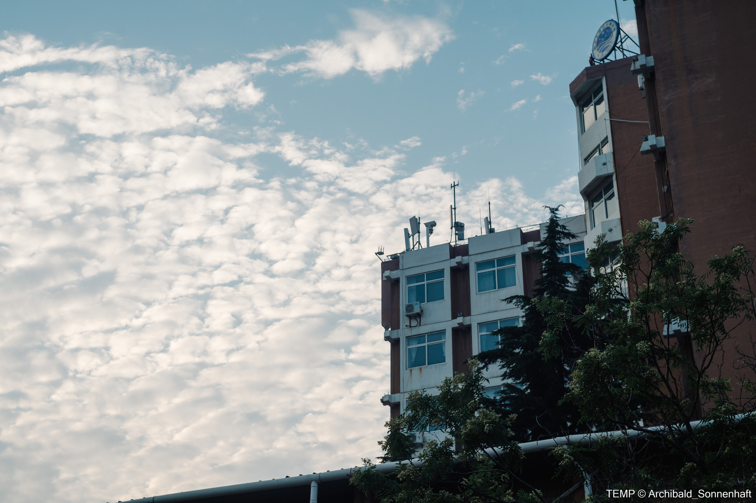 Small tourist island (Yantai district, China). Photographer in Guangzhou, China. Archibald Sonnenhaft