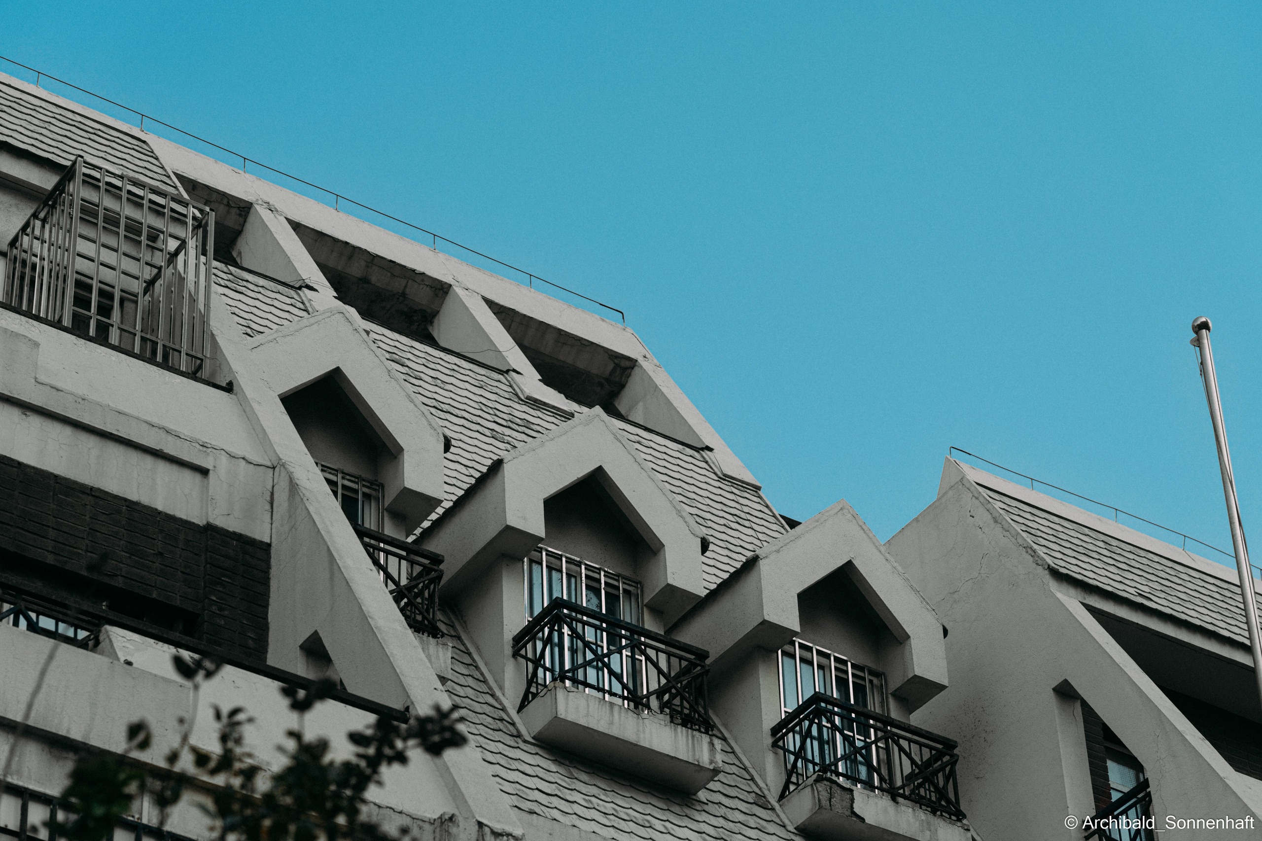 Just a walk. Photographer in Guangzhou, China. Archibald Sonnenhaft
