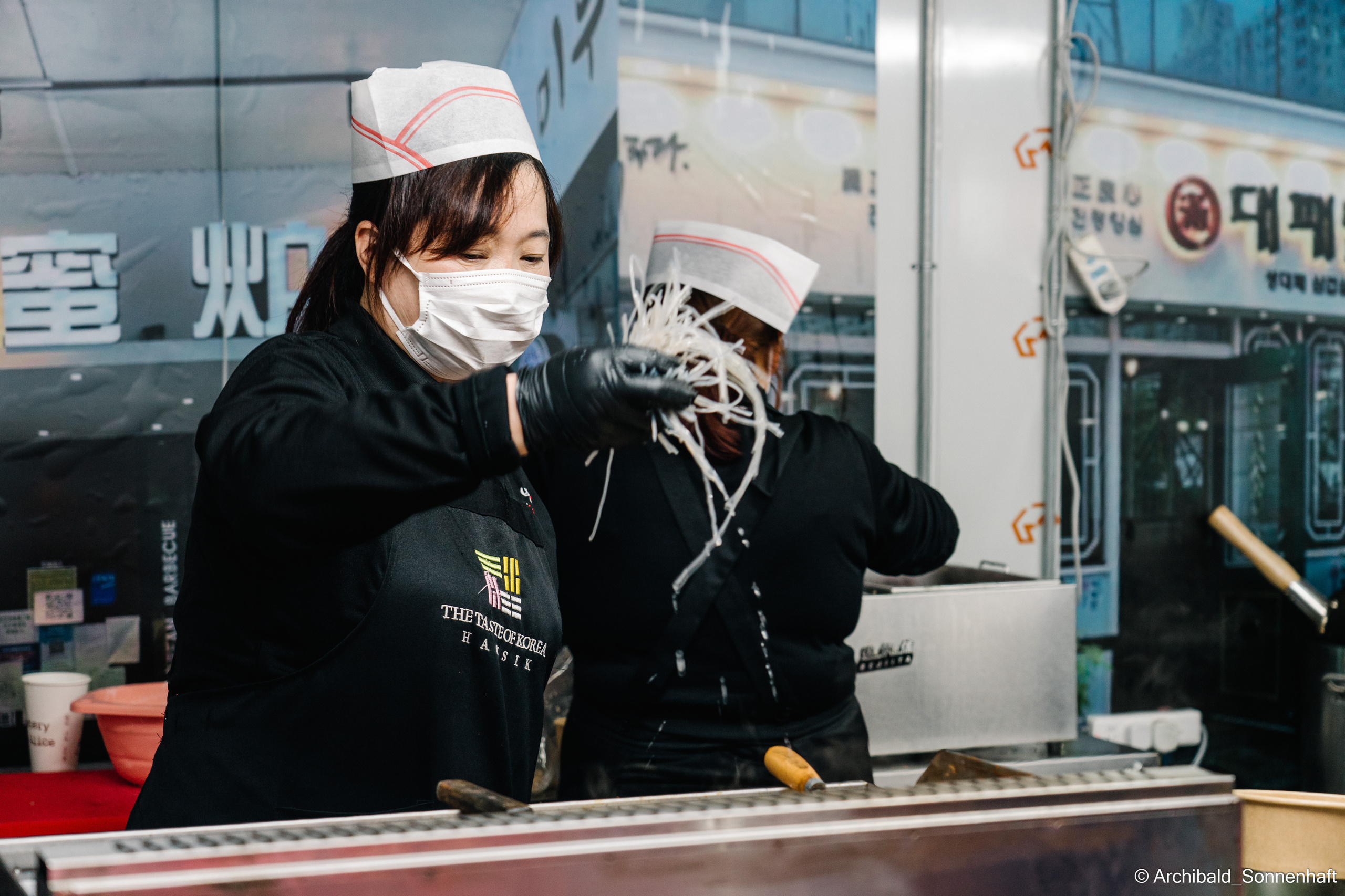 Korean food fest in Tianjin. Photographer in Guangzhou, China. Archibald Sonnenhaft