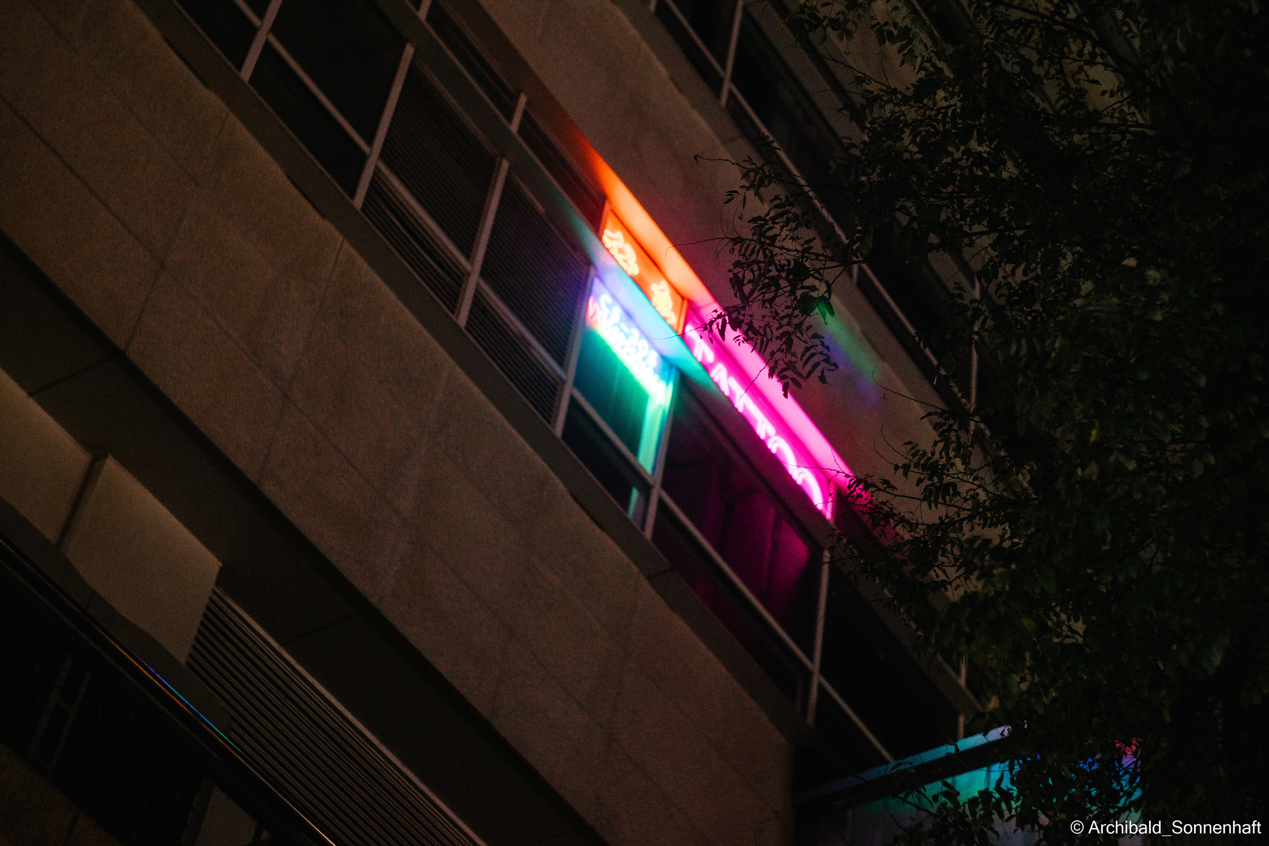 Aocheng. Photographer in Guangzhou, China. Archibald Sonnenhaft