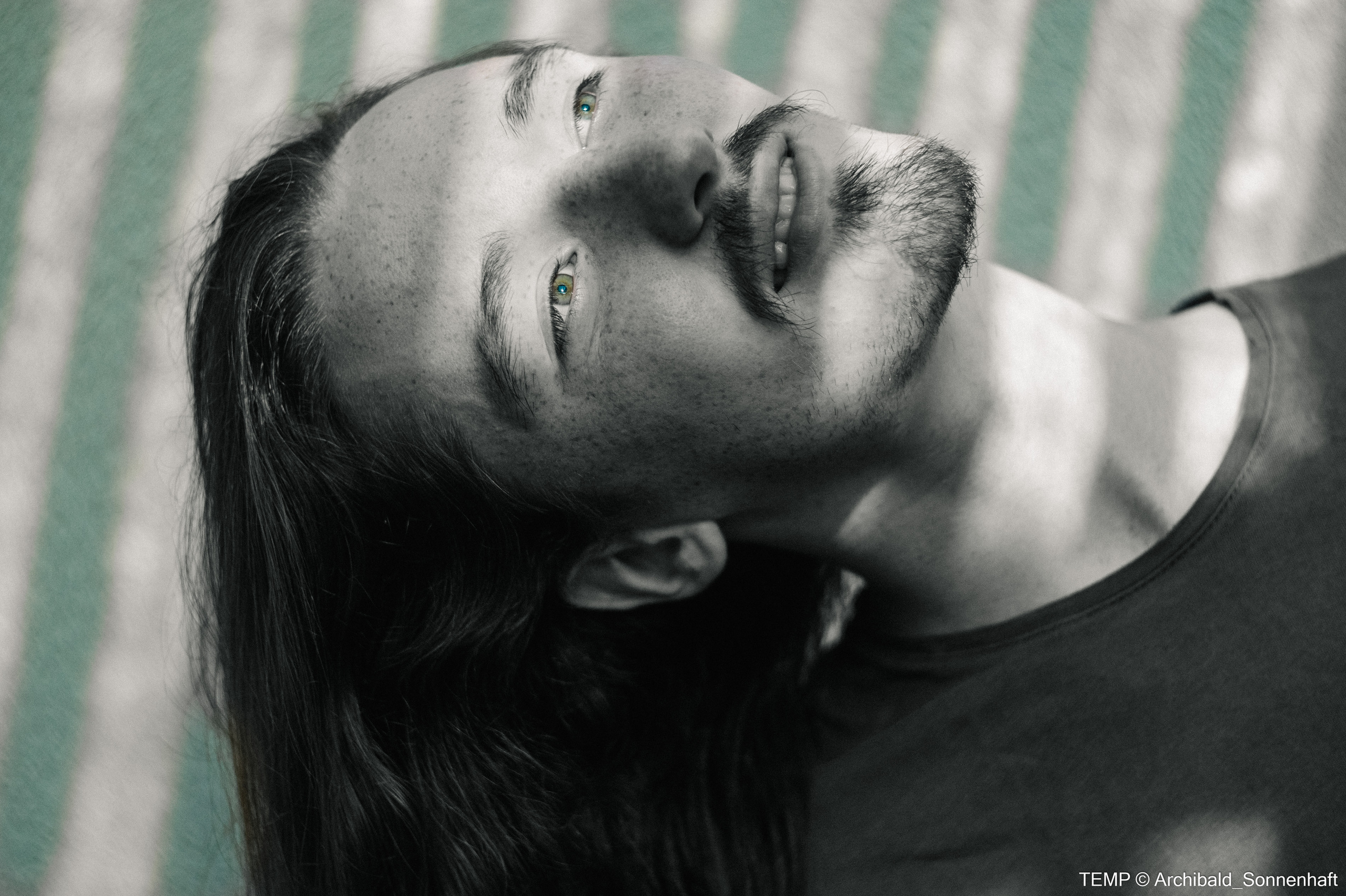 Small tourist island (Yantai district, China). Photographer in Guangzhou, China. Archibald Sonnenhaft