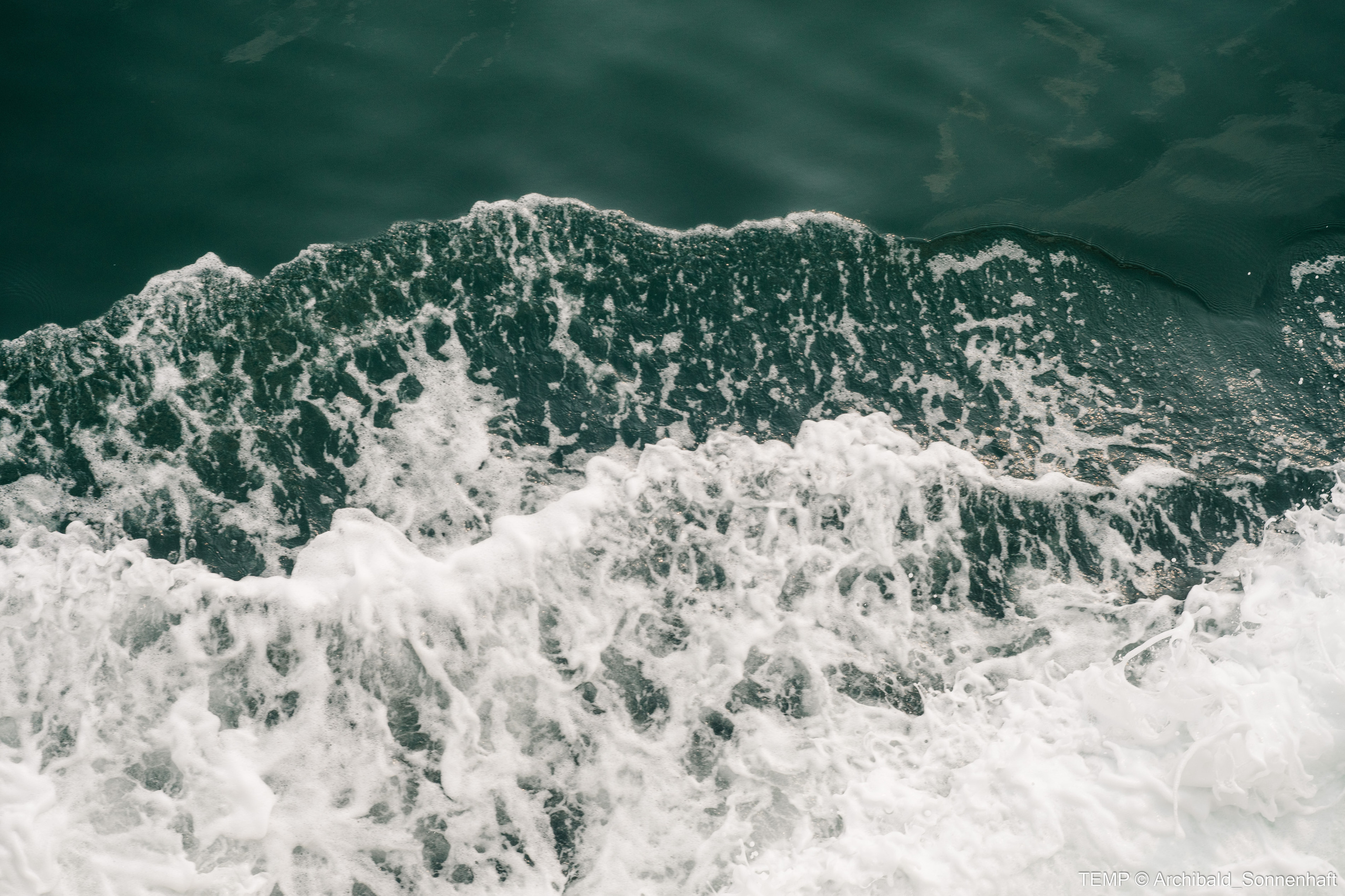 Small tourist island (Yantai district, China). Photographer in Guangzhou, China. Archibald Sonnenhaft