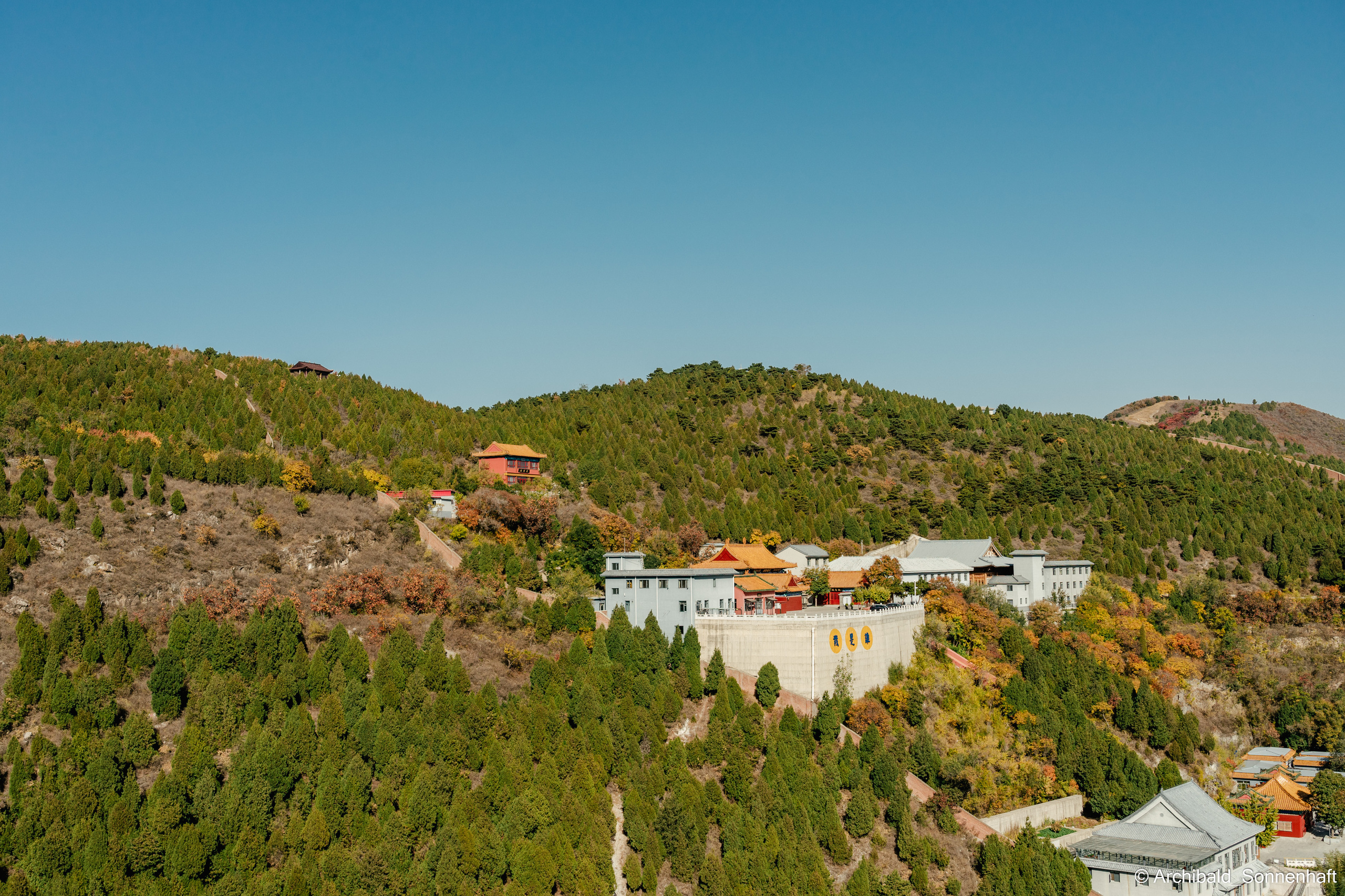 Hiking in Panlai. Photographer in Guangzhou, China. Archibald Sonnenhaft