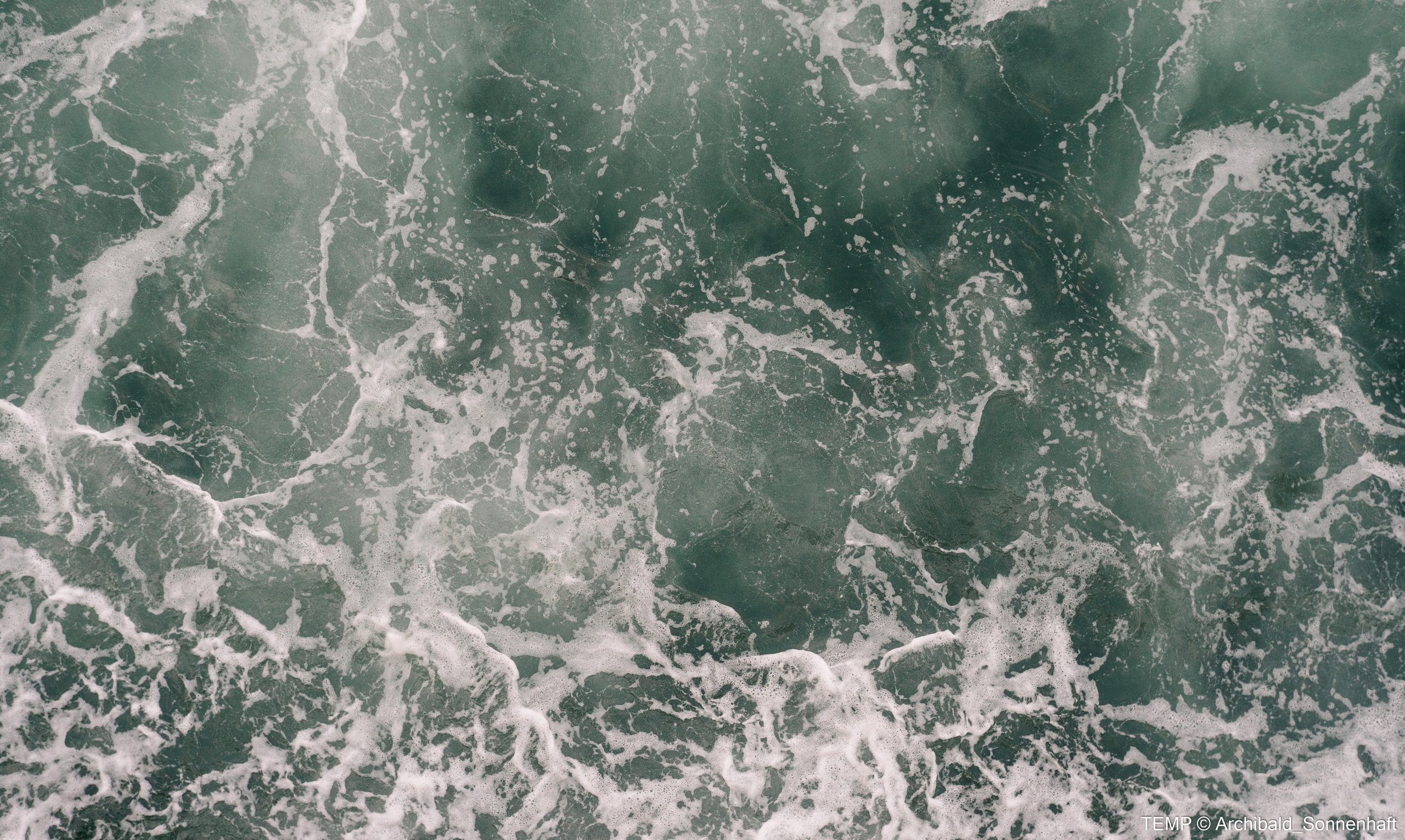 Small tourist island (Yantai district, China). Photographer in Guangzhou, China. Archibald Sonnenhaft