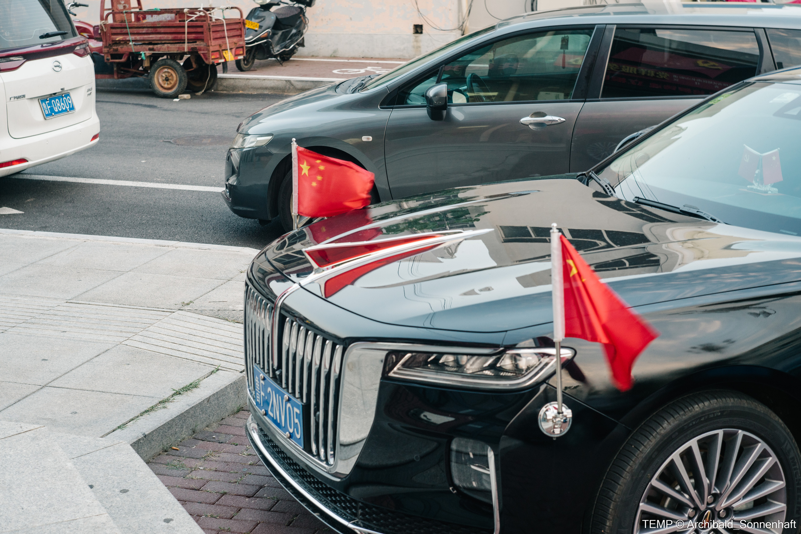 Small tourist island (Yantai district, China). Photographer in Guangzhou, China. Archibald Sonnenhaft