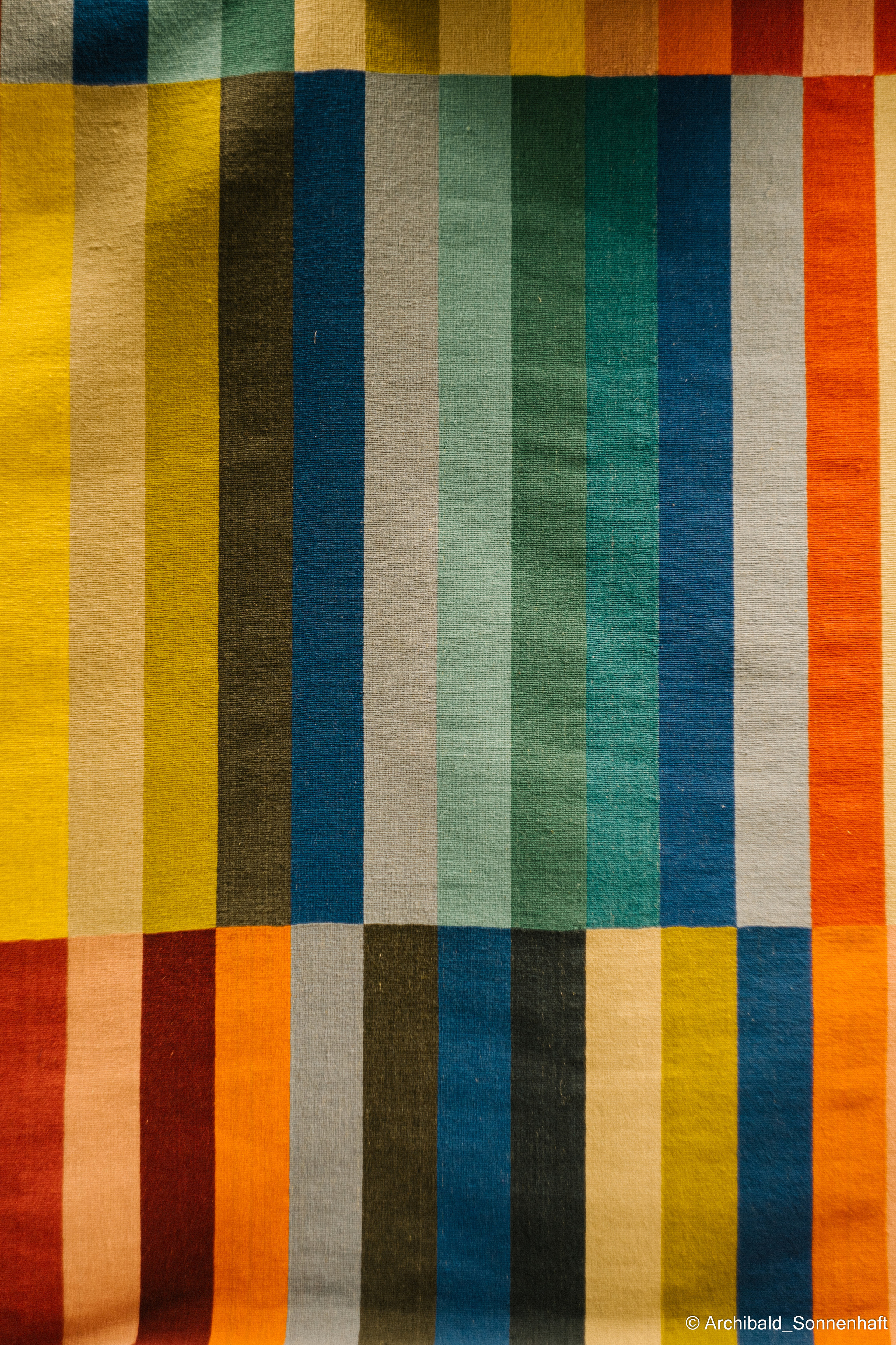 Light, beautiful, vertical. Photographer in Guangzhou, China. Archibald Sonnenhaft