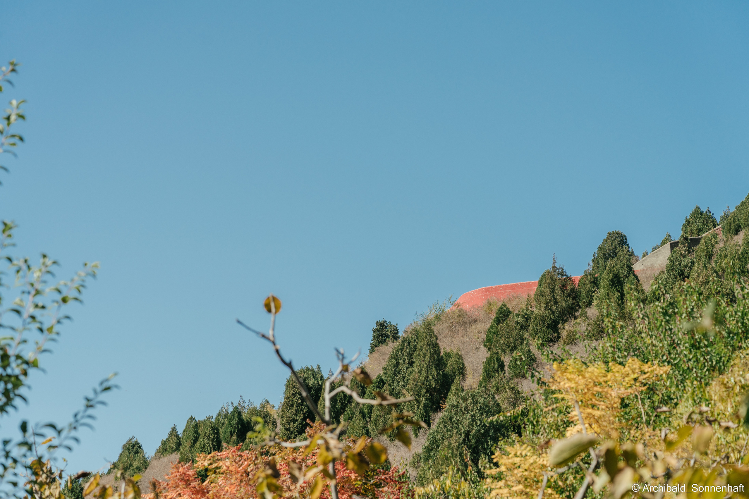 Hiking in Panlai. Photographer in Guangzhou, China. Archibald Sonnenhaft
