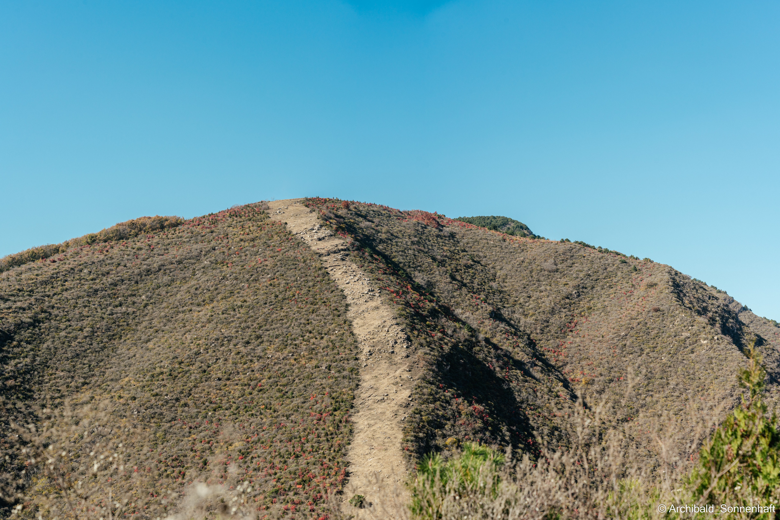 Hiking in Panlai. Photographer in Guangzhou, China. Archibald Sonnenhaft