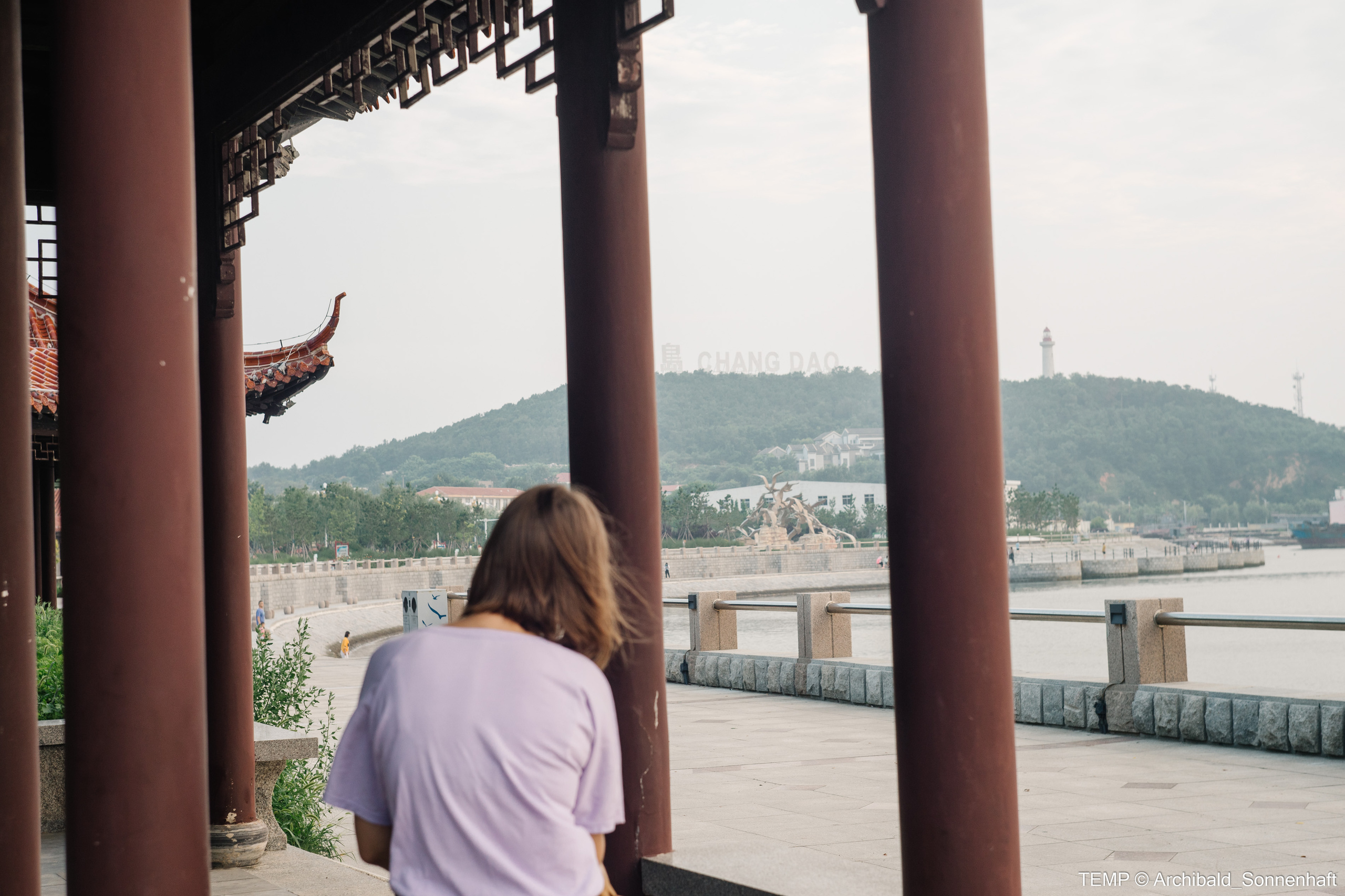 Small tourist island (Yantai district, China). Photographer in Guangzhou, China. Archibald Sonnenhaft