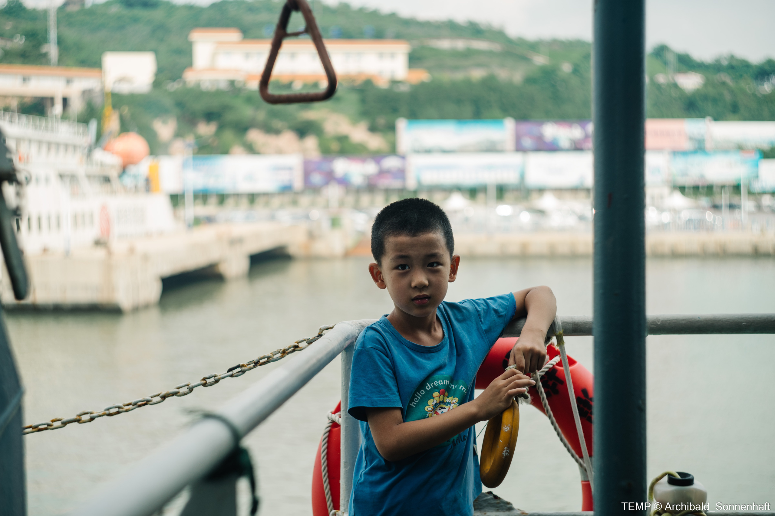 Small tourist island (Yantai district, China). Photographer in Guangzhou, China. Archibald Sonnenhaft