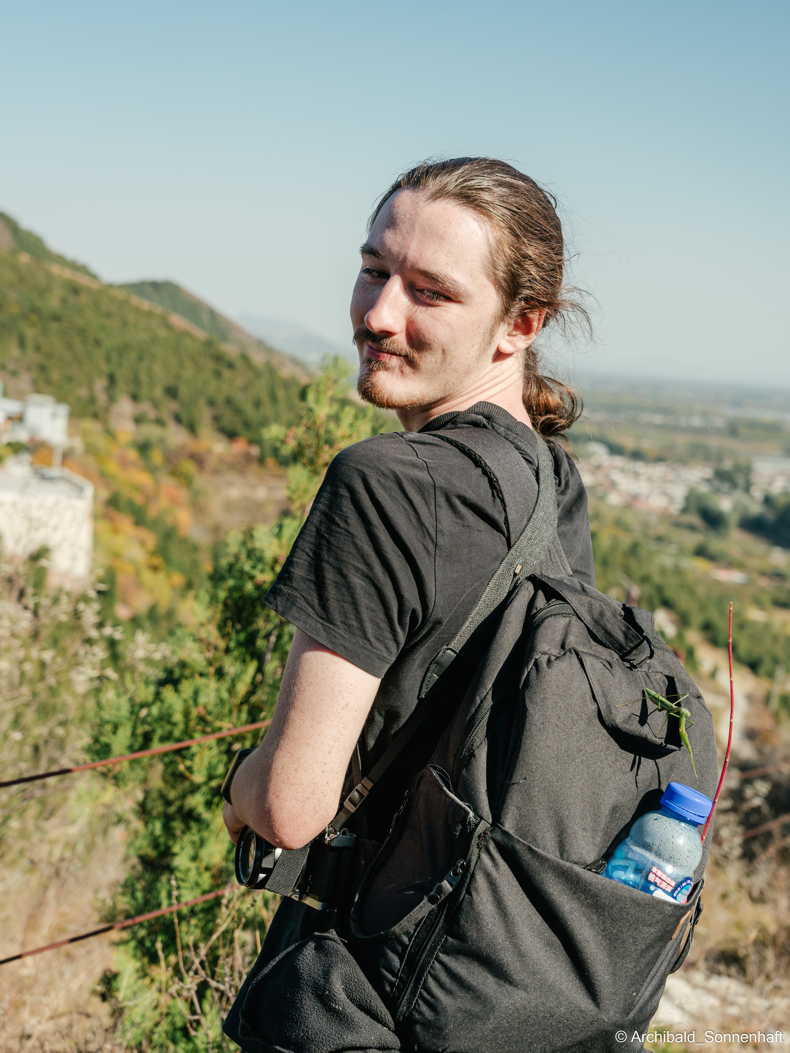 Hiking in Panlai. Photographer in Guangzhou, China. Archibald Sonnenhaft